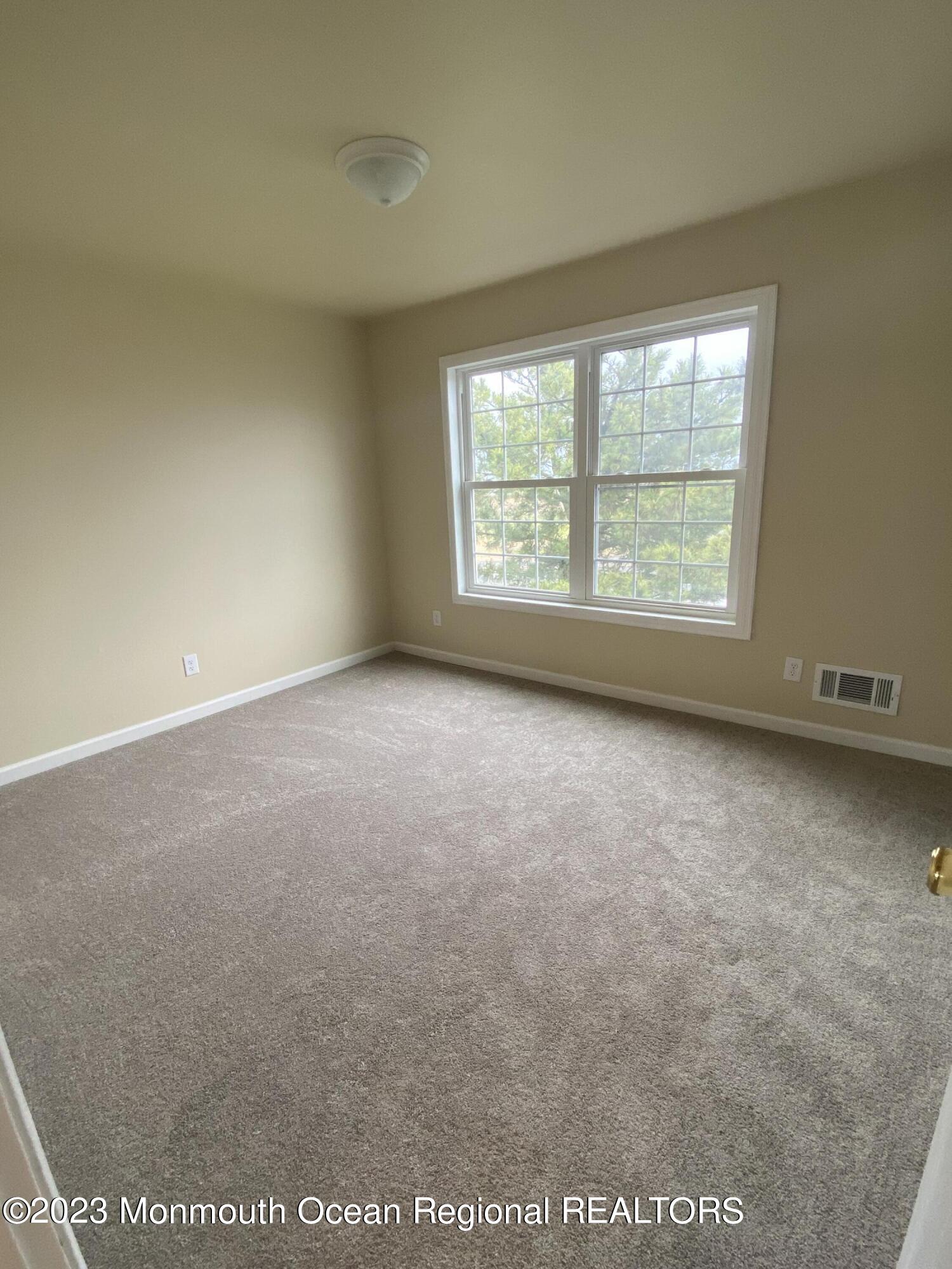 35 Beachway Avenue, 9