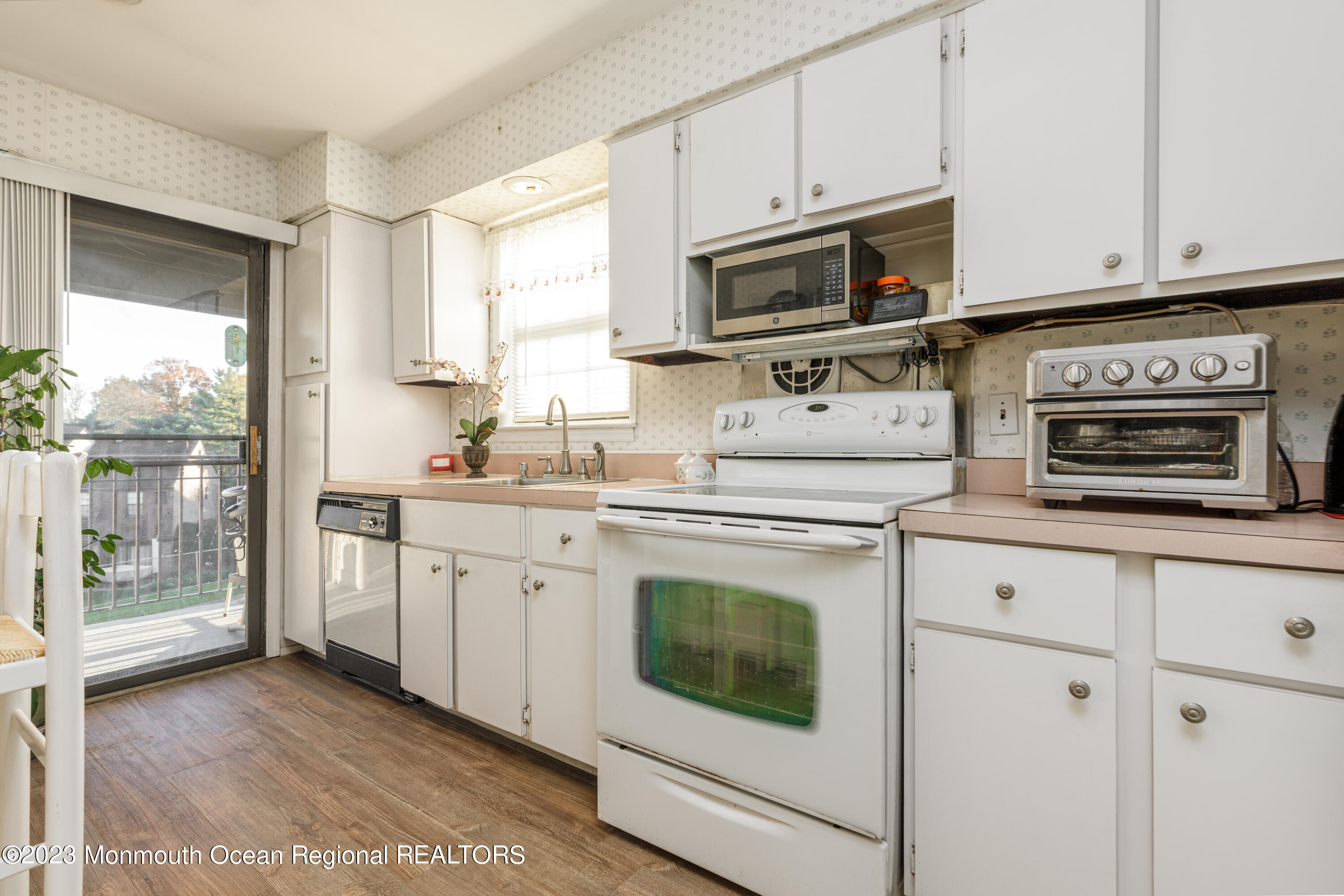 323 Gills Lane, 12E