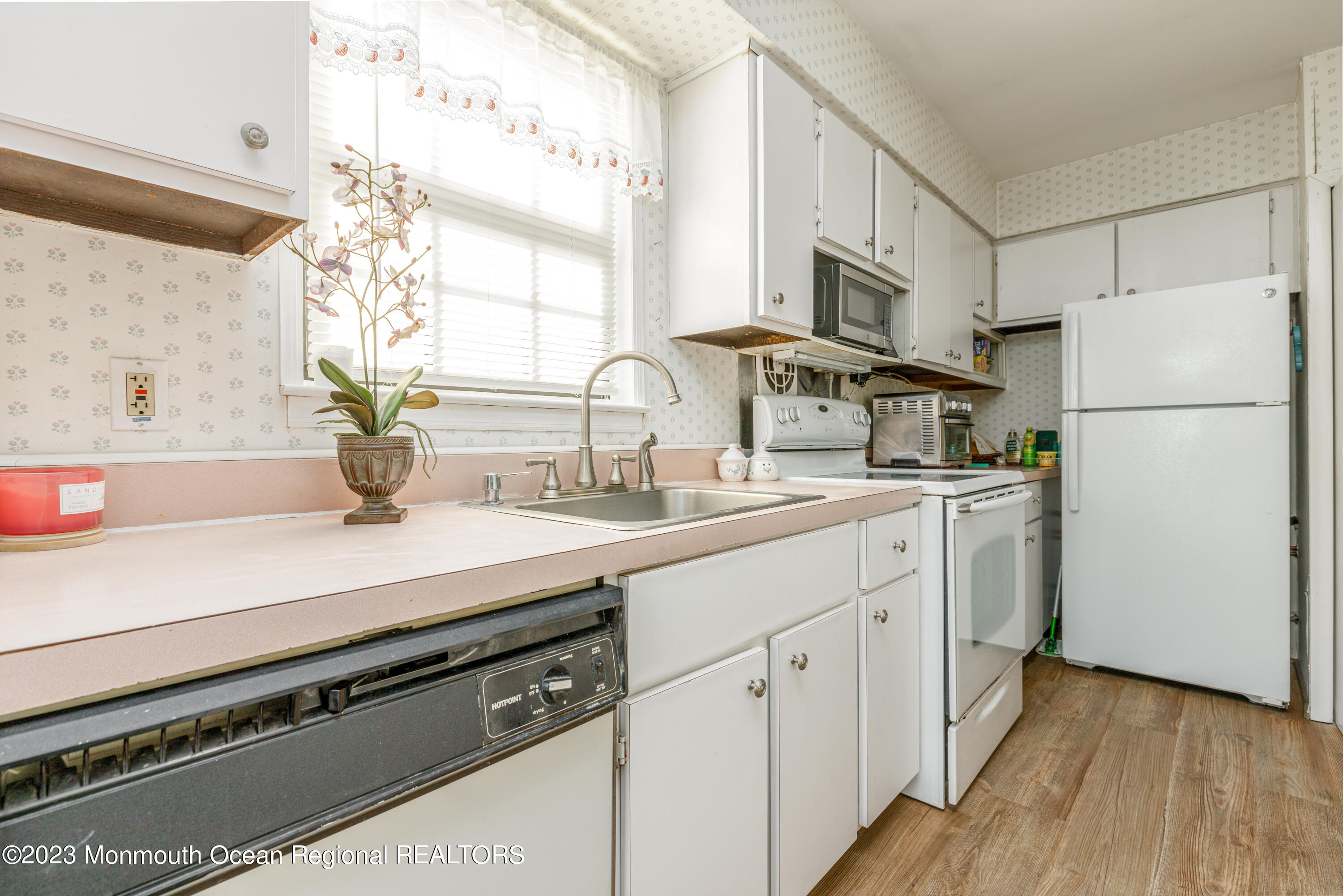 323 Gills Lane, 12E