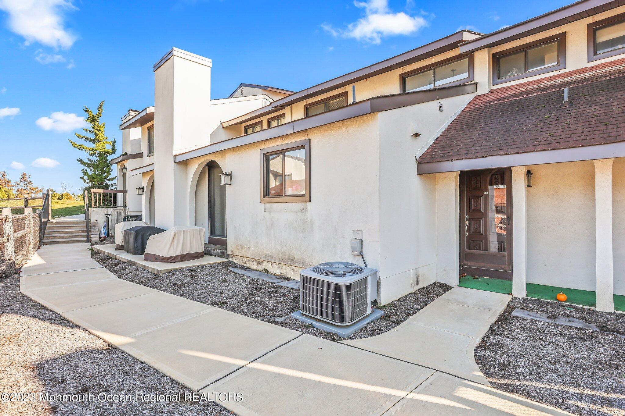 80 Tower Hill Drive