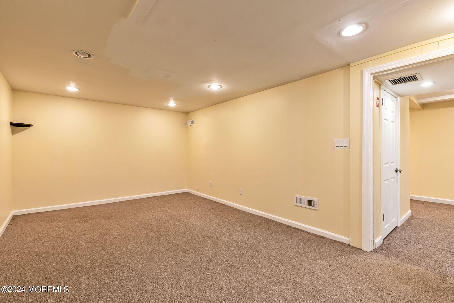 6 Linda Place