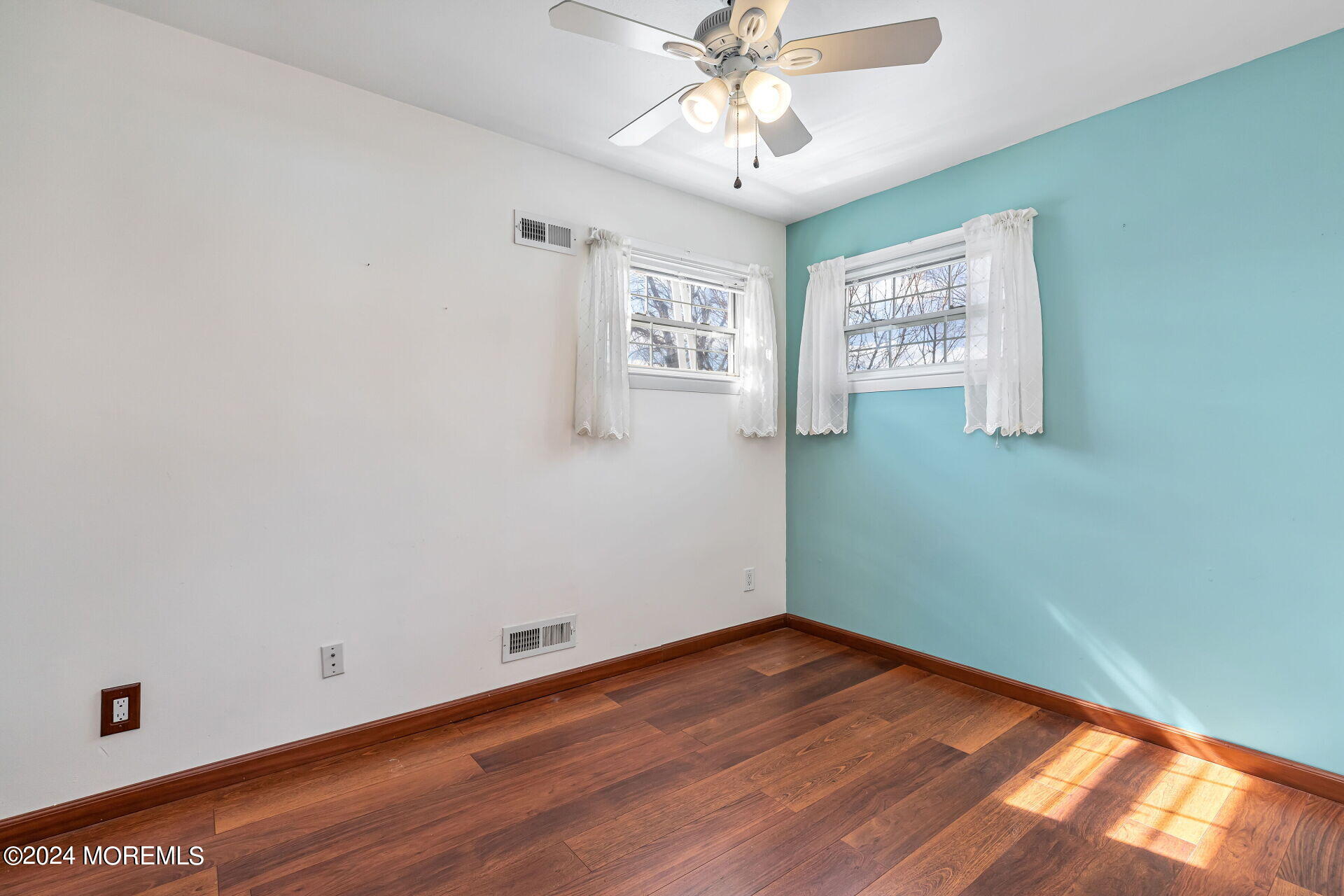 6 Linda Place