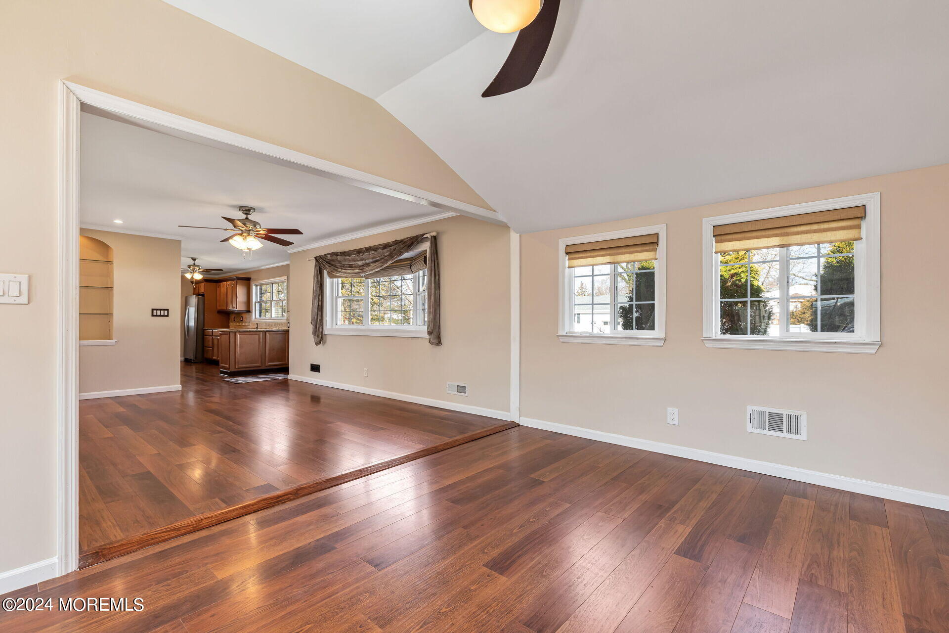 6 Linda Place
