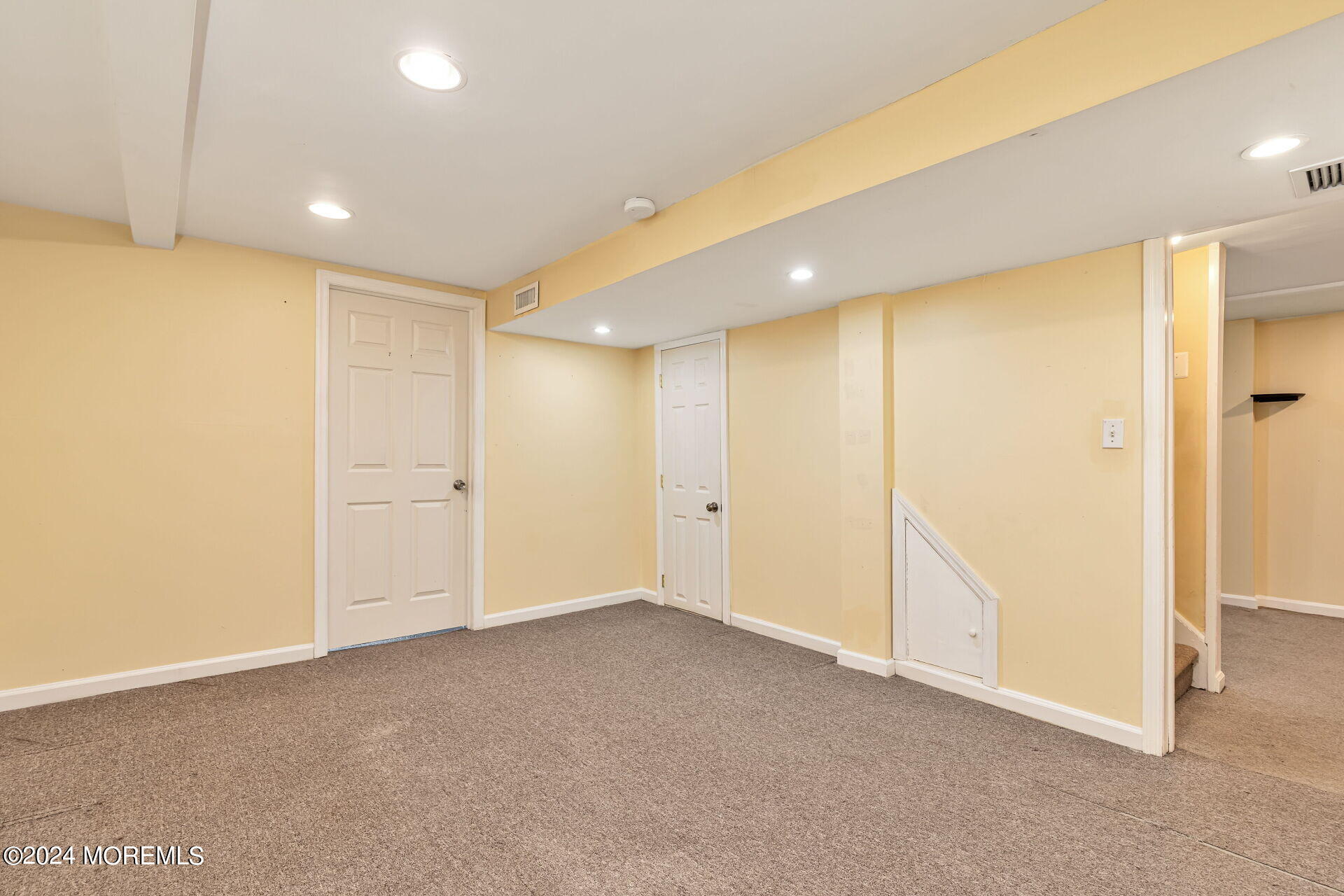 6 Linda Place