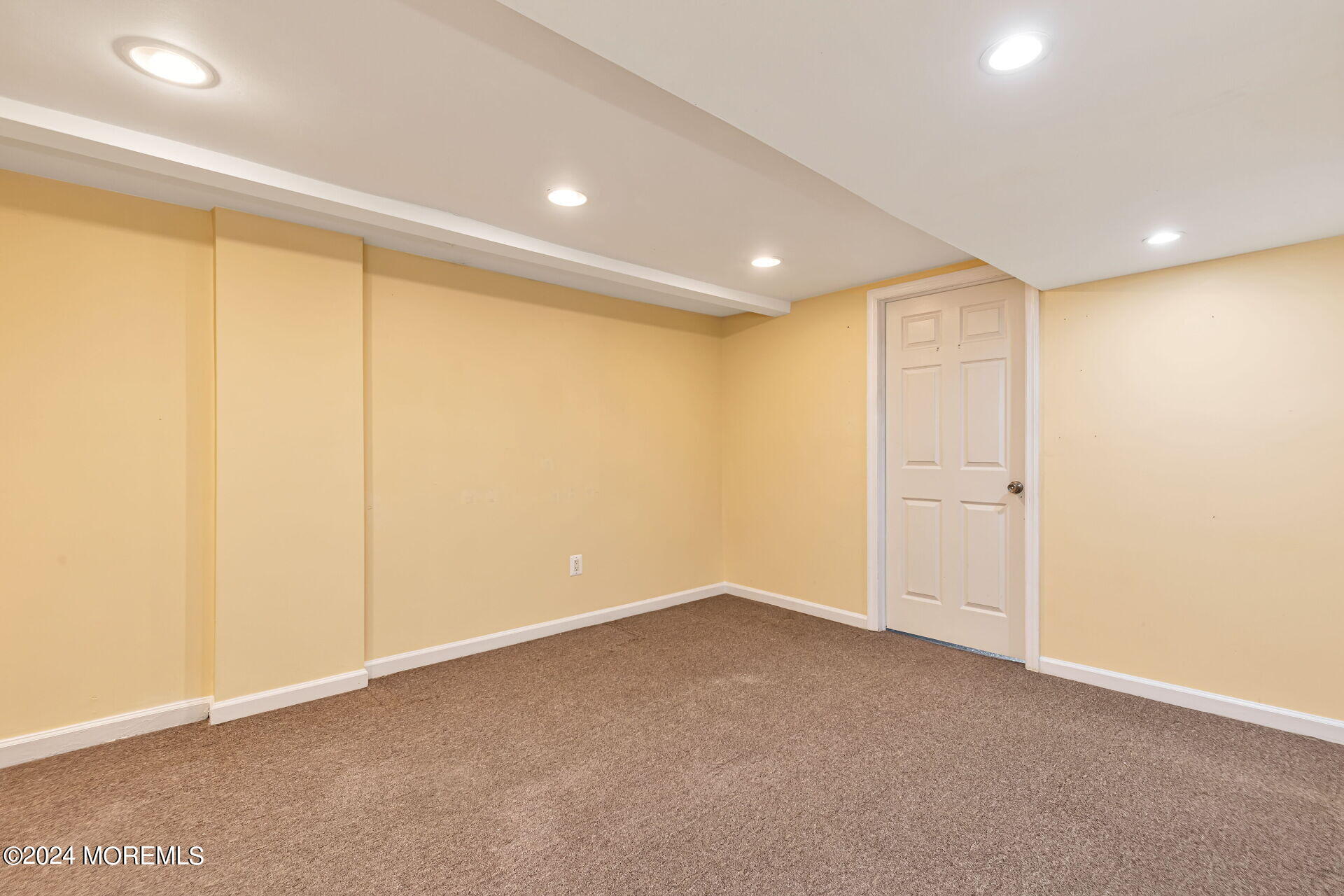 6 Linda Place