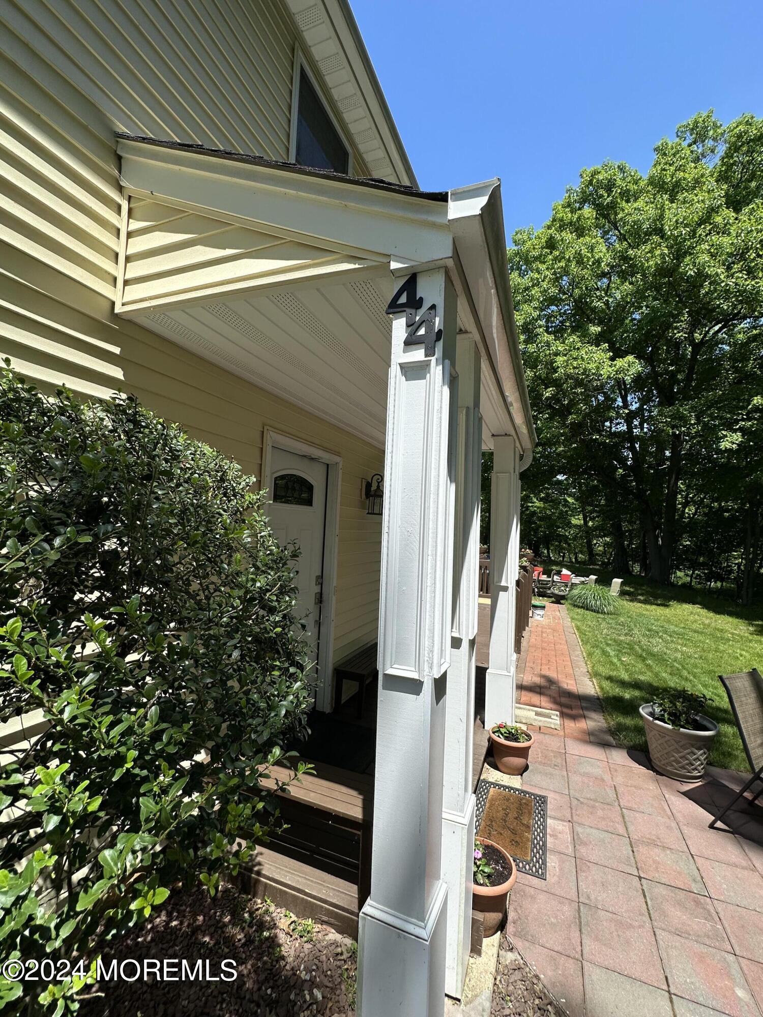 44 Fieldcrest Way