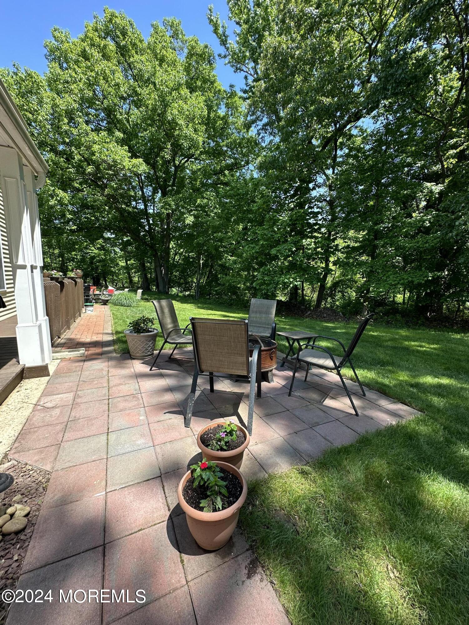 44 Fieldcrest Way