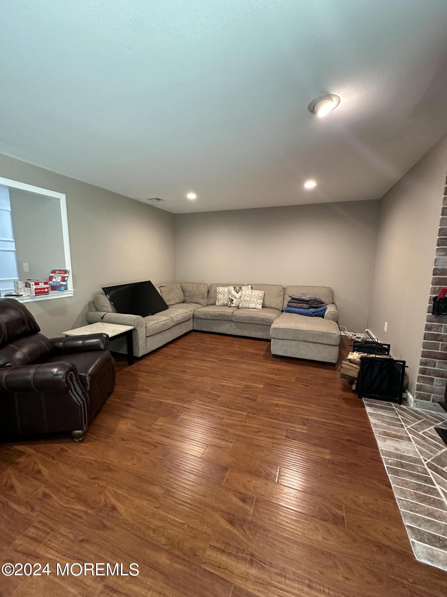44 Fieldcrest Way