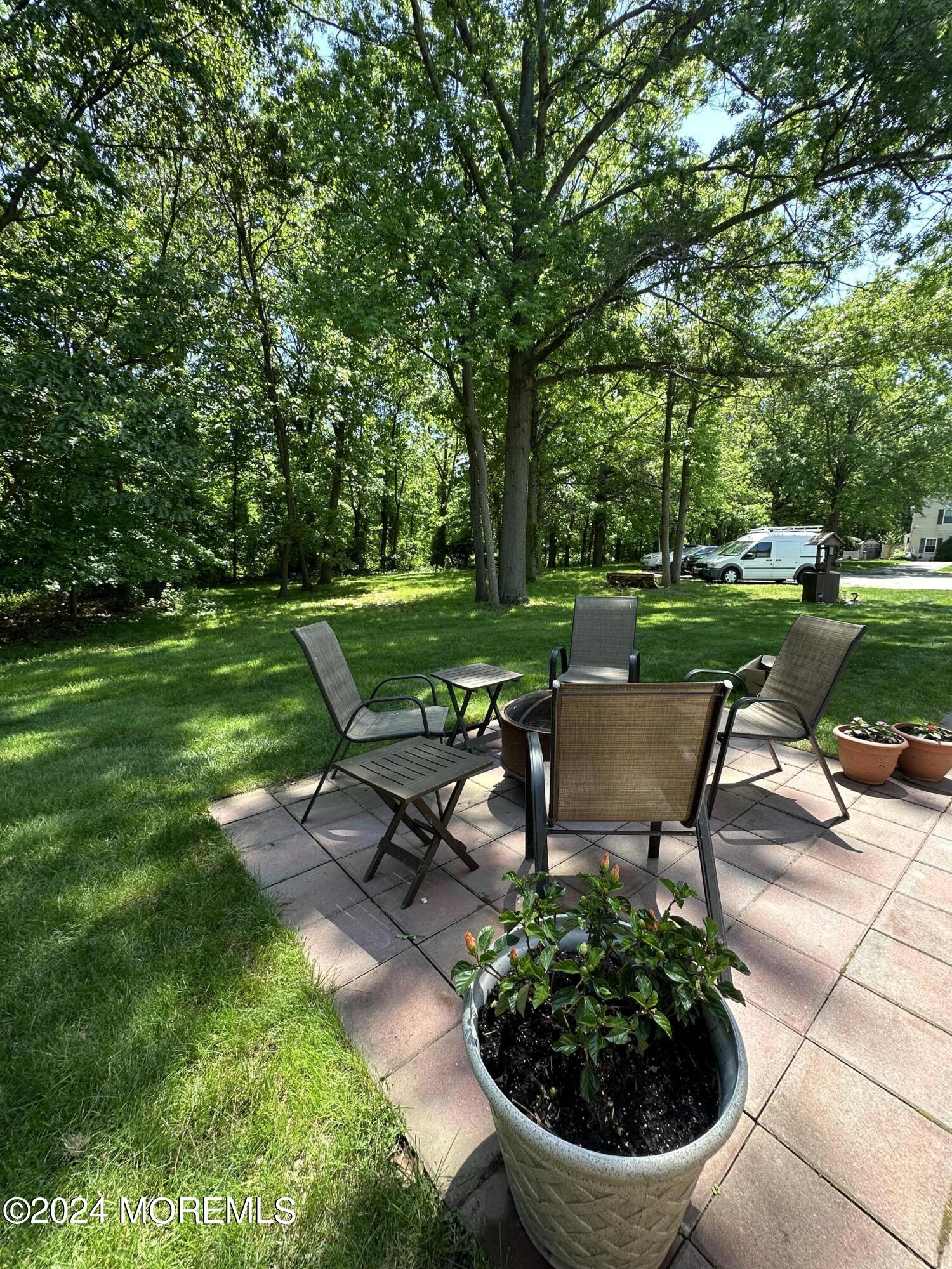 44 Fieldcrest Way