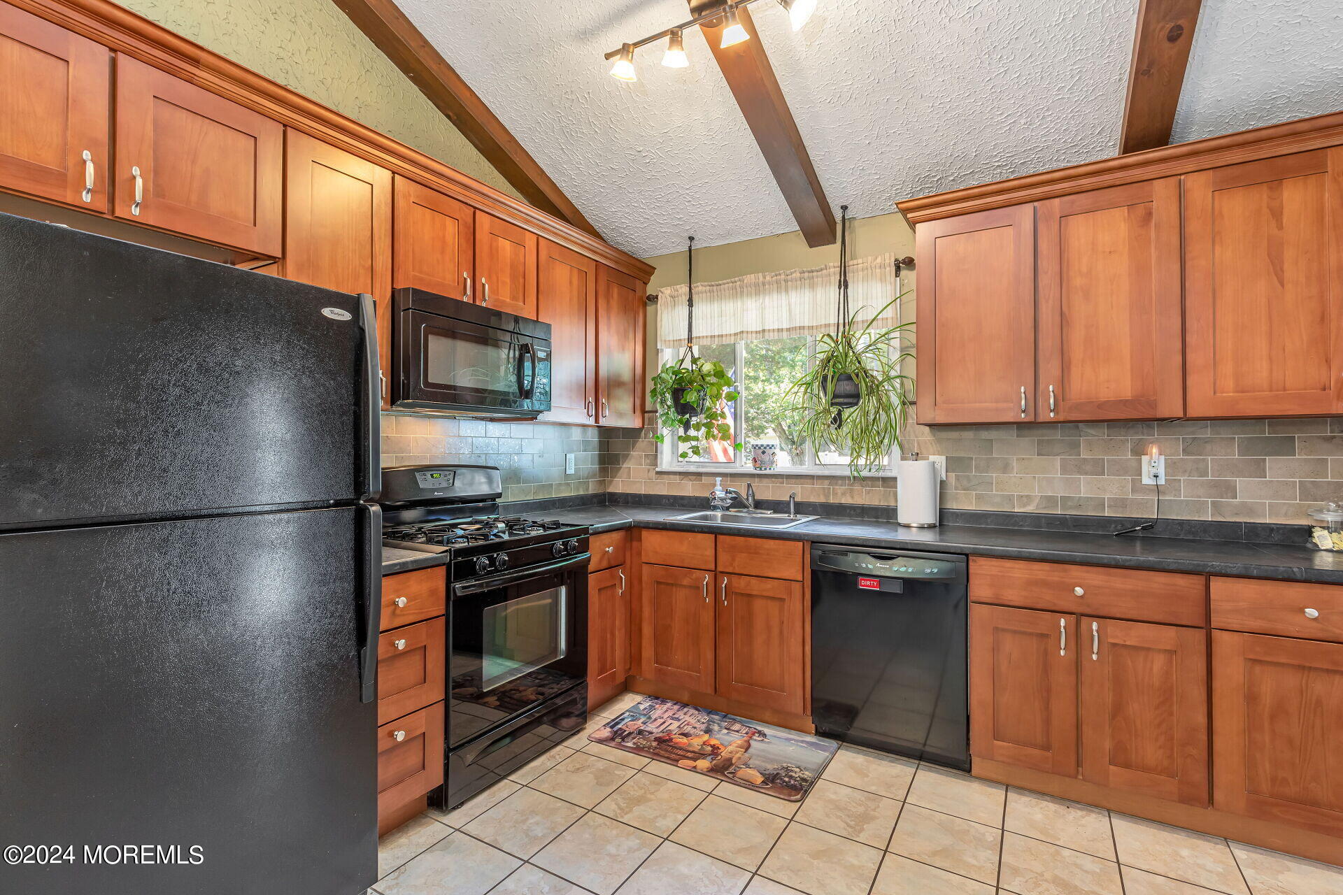 10 Knoll Terrace