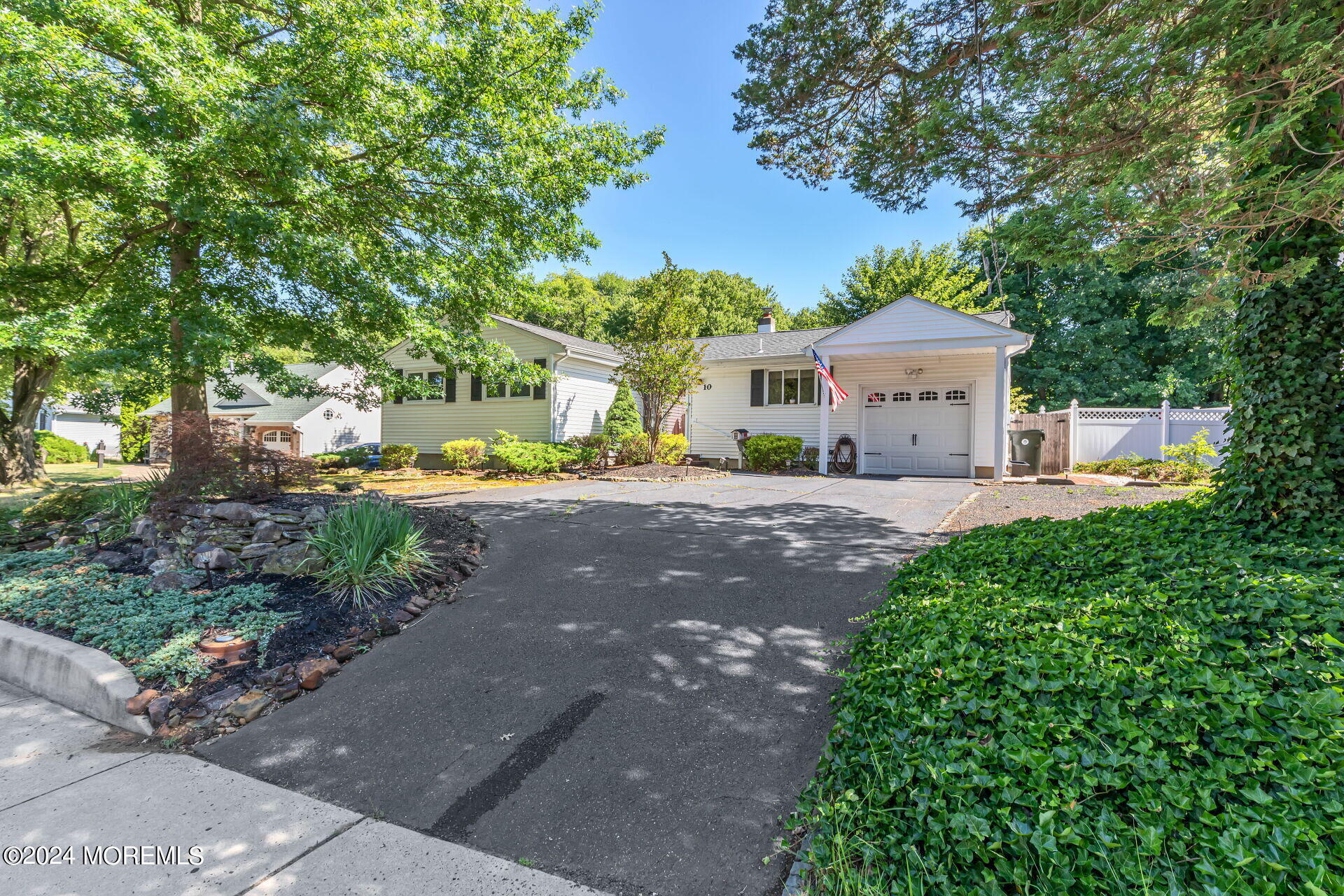 10 Knoll Terrace