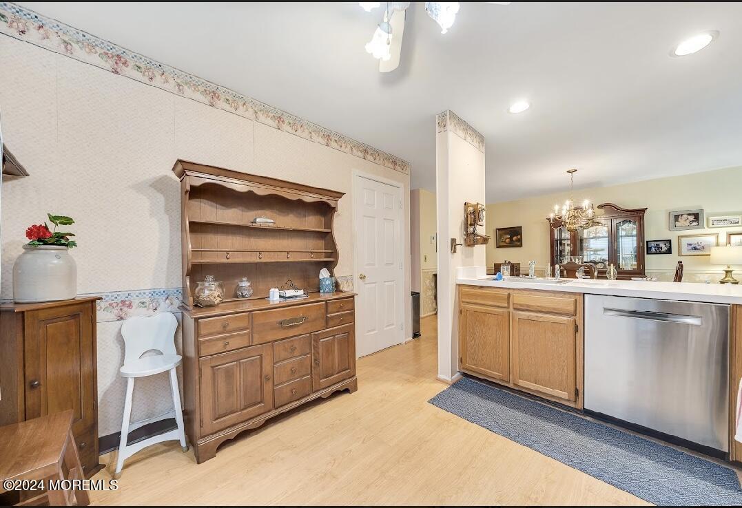 7 Commons Drive