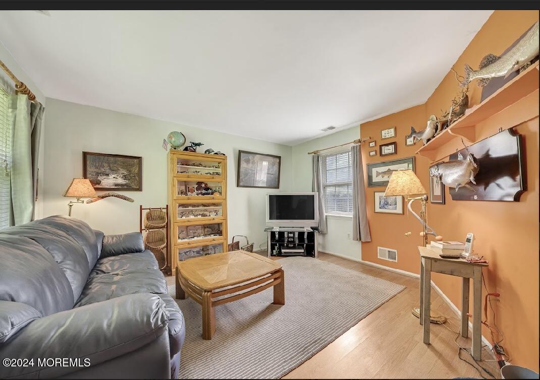7 Commons Drive