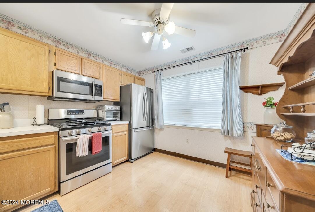 7 Commons Drive