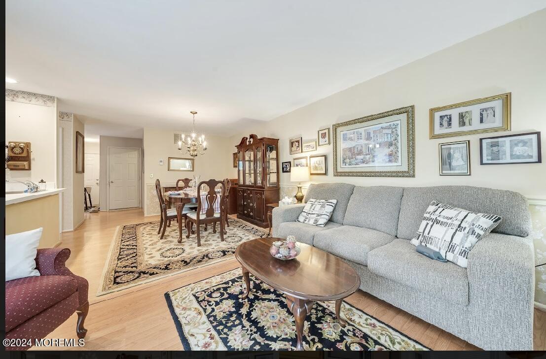 7 Commons Drive