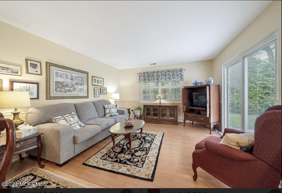 7 Commons Drive