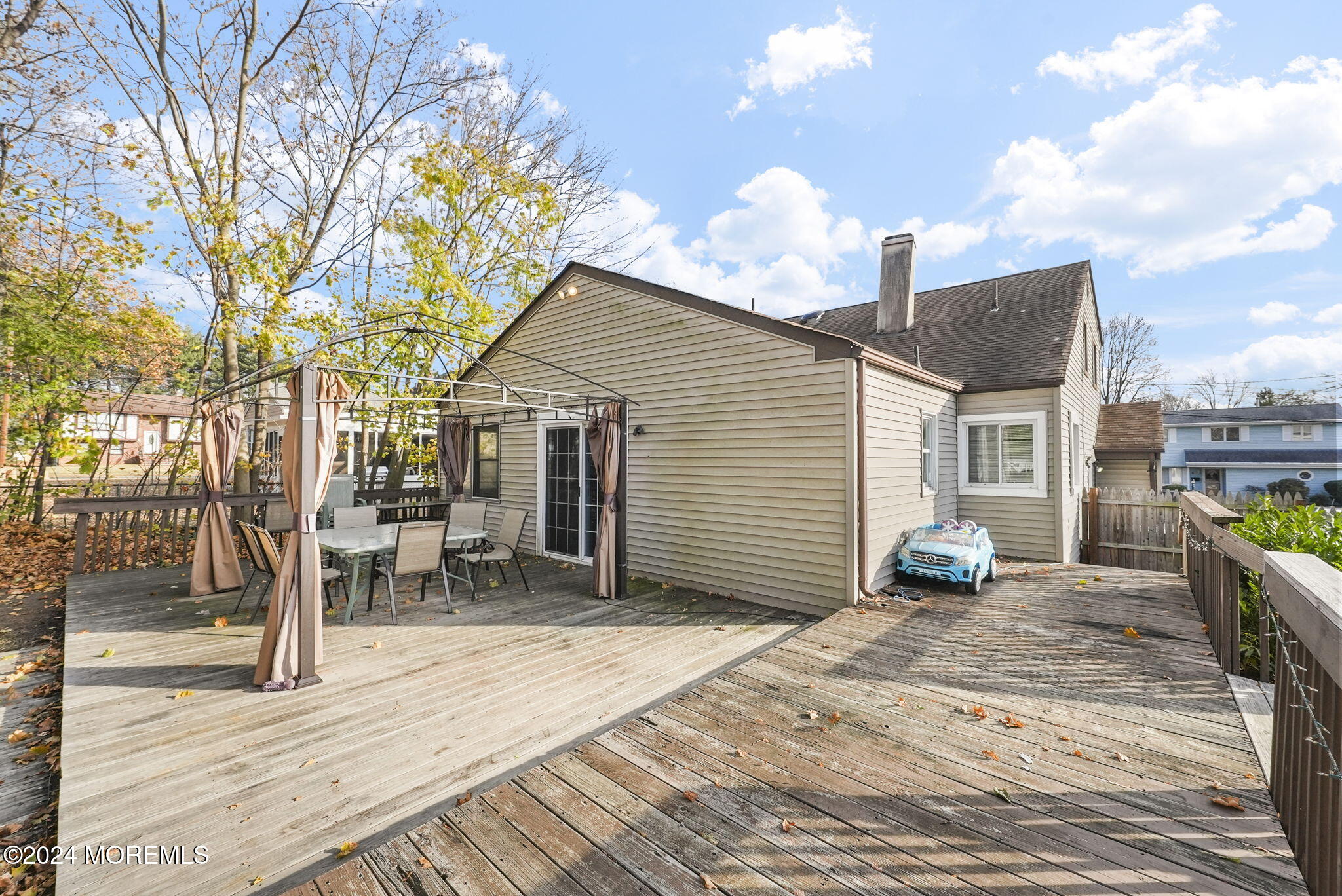 4 Deer Street