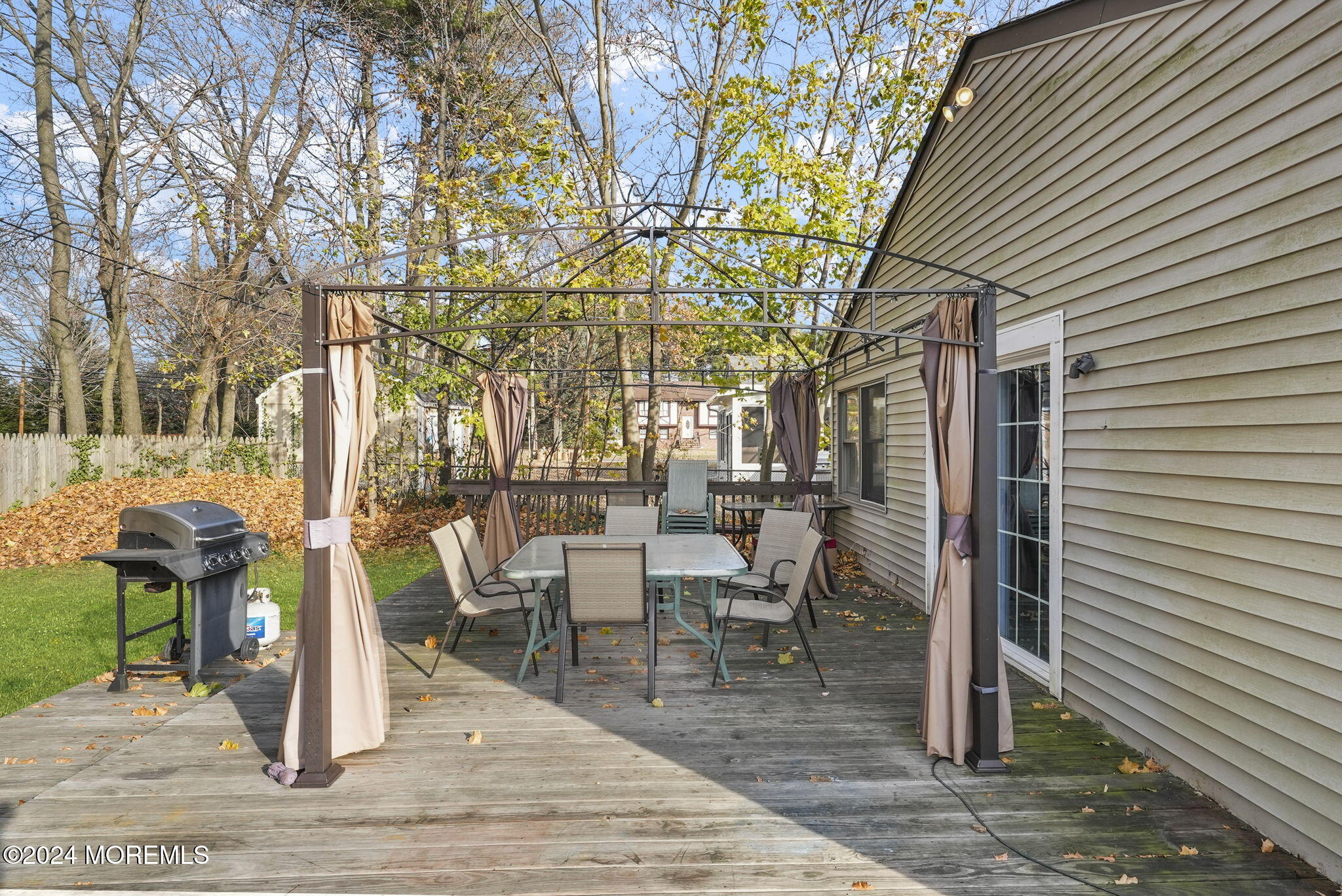 4 Deer Street