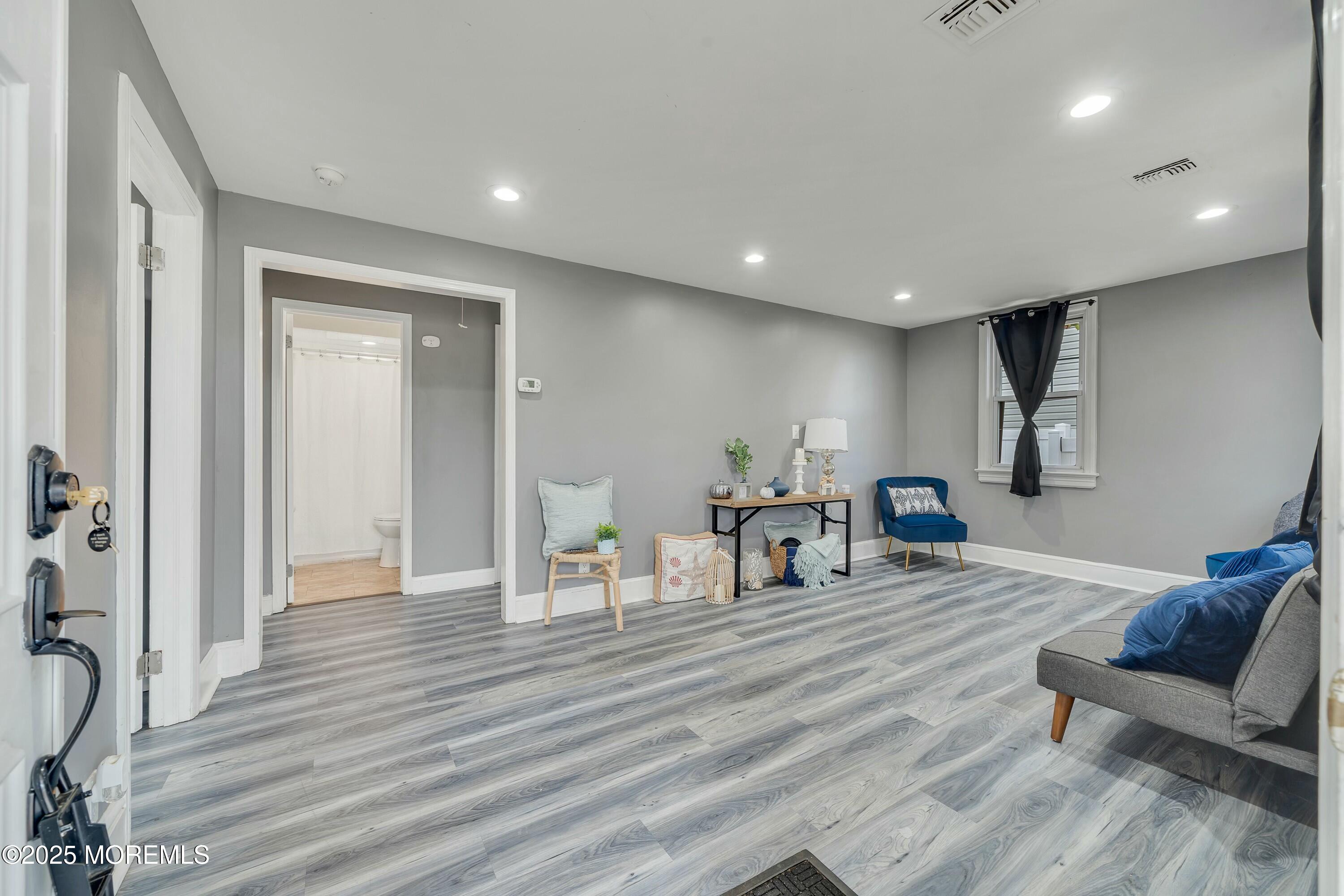 8 Hudson Avenue