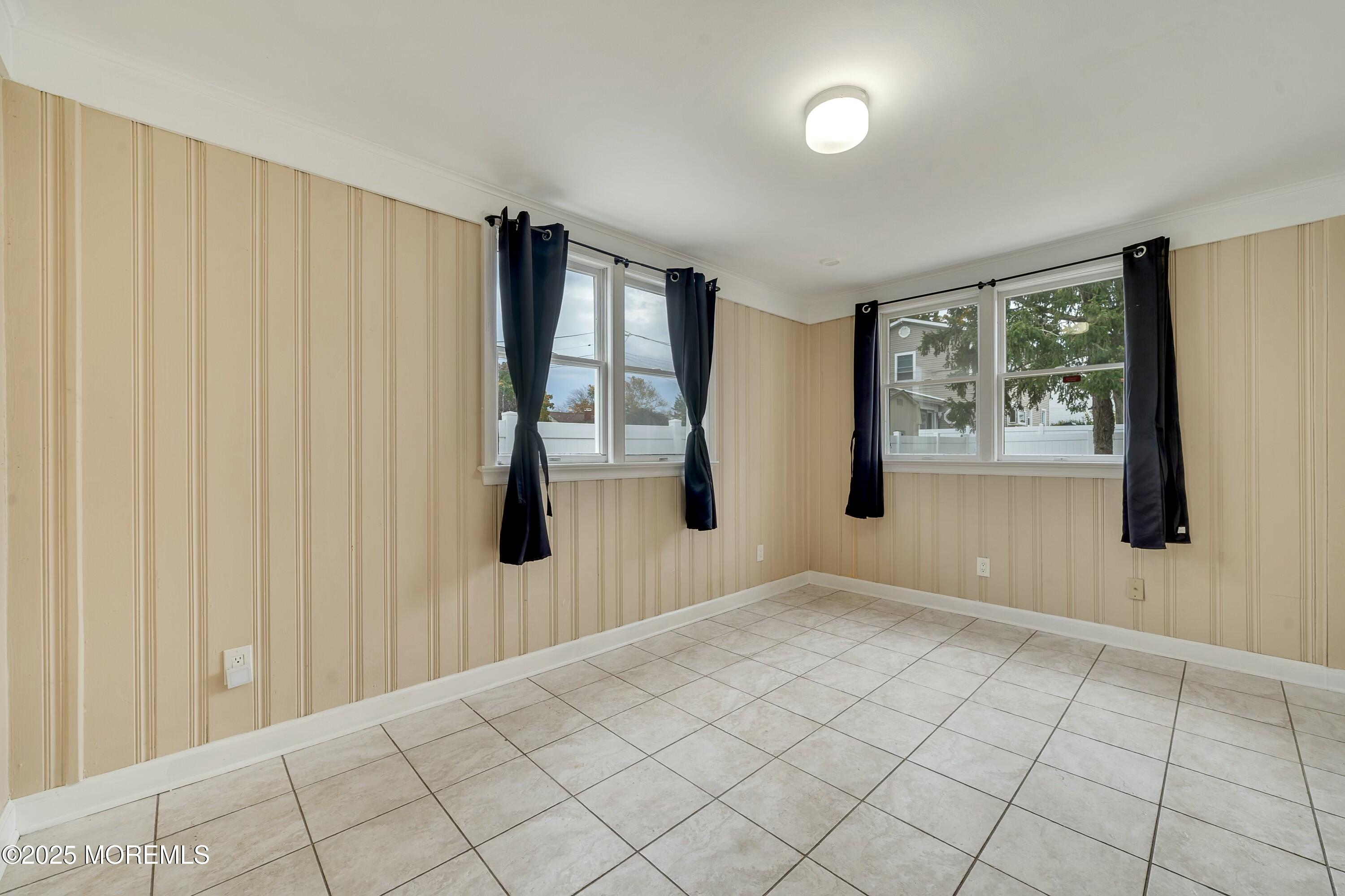 8 Hudson Avenue