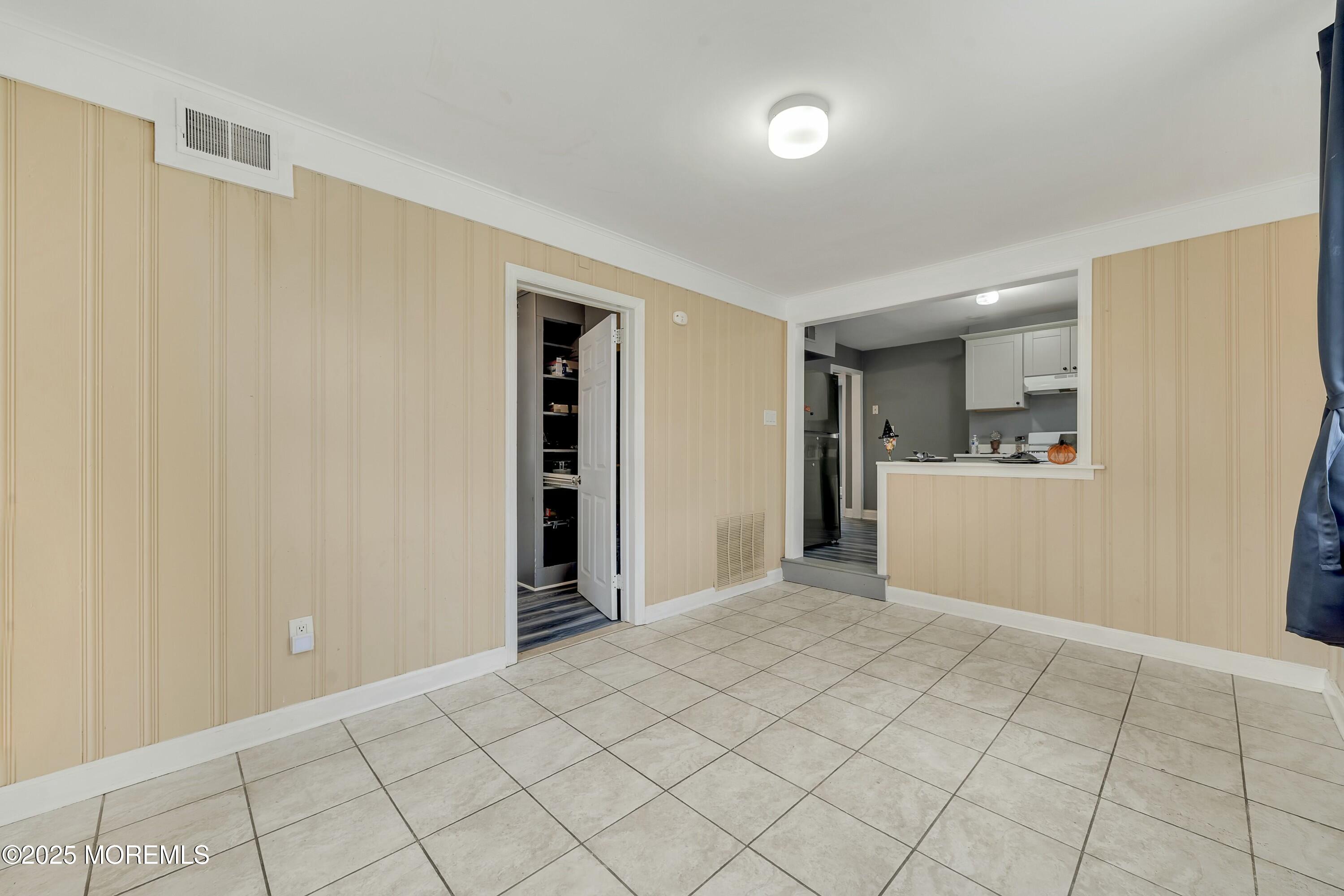 8 Hudson Avenue
