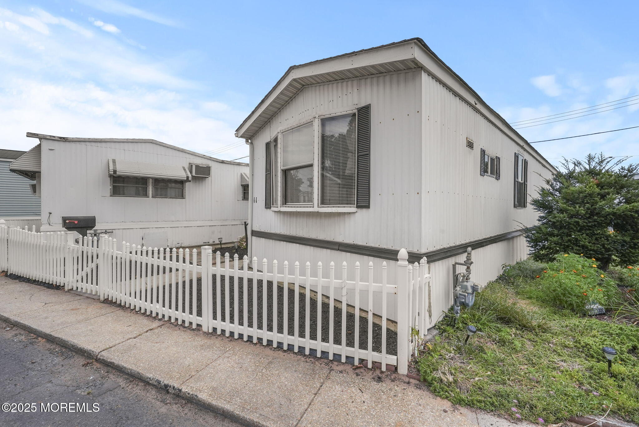 11 Avenue D