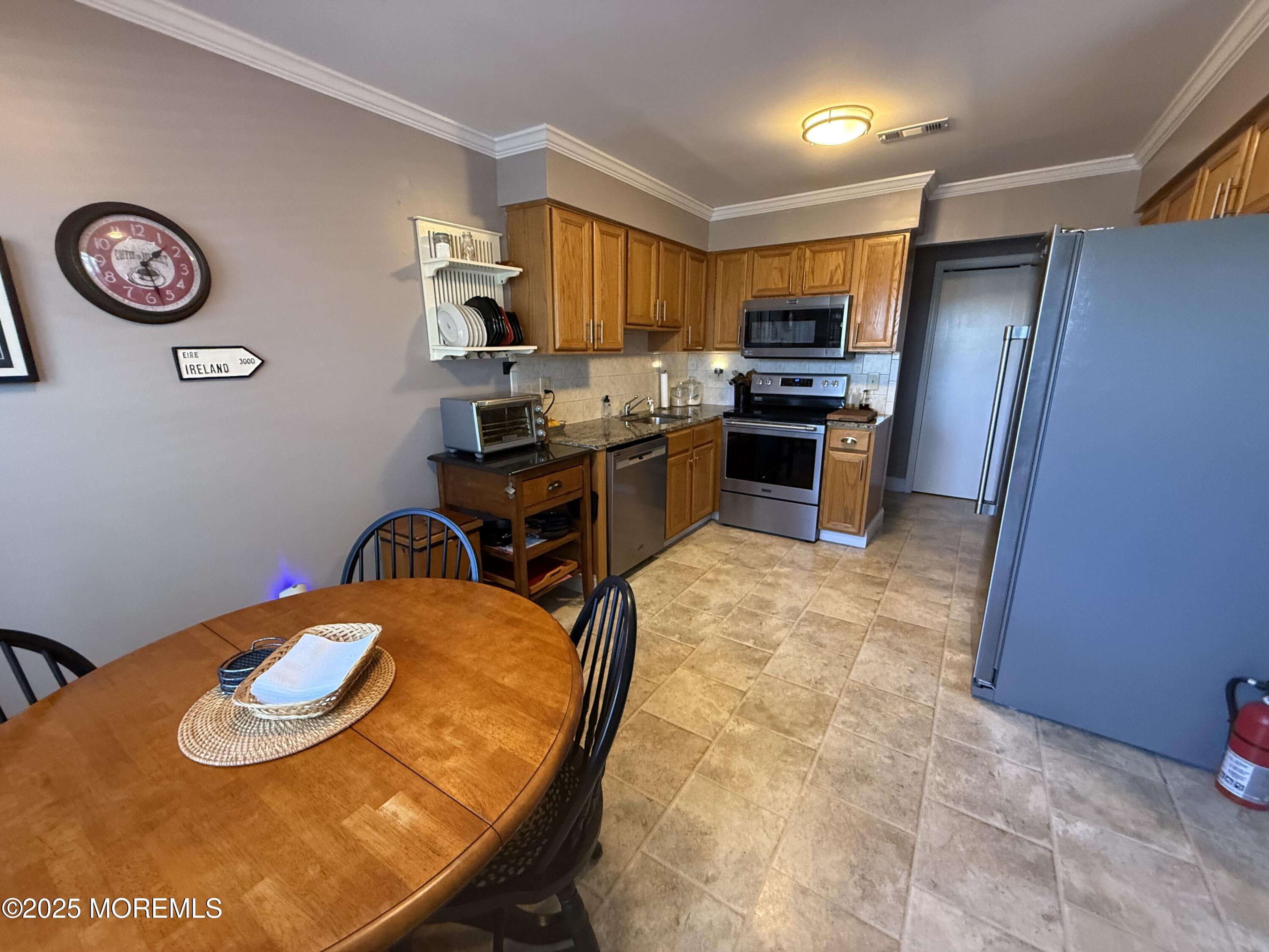 430 Beachway Avenue, 6A