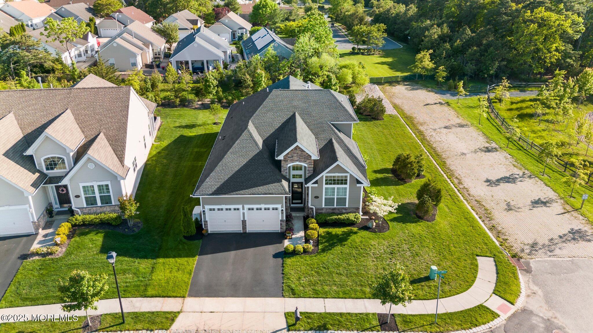 2 Haley Circle