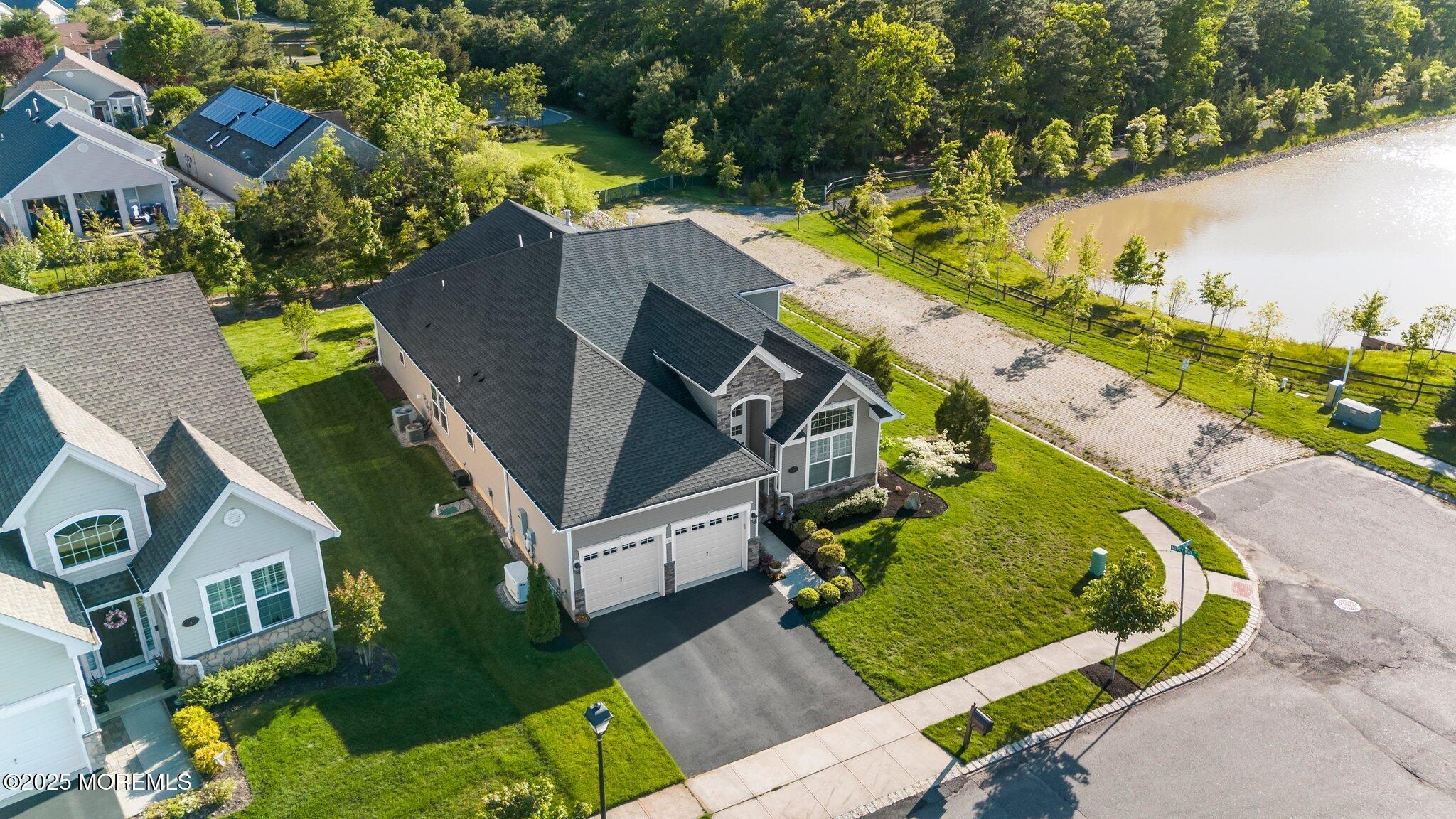 2 Haley Circle