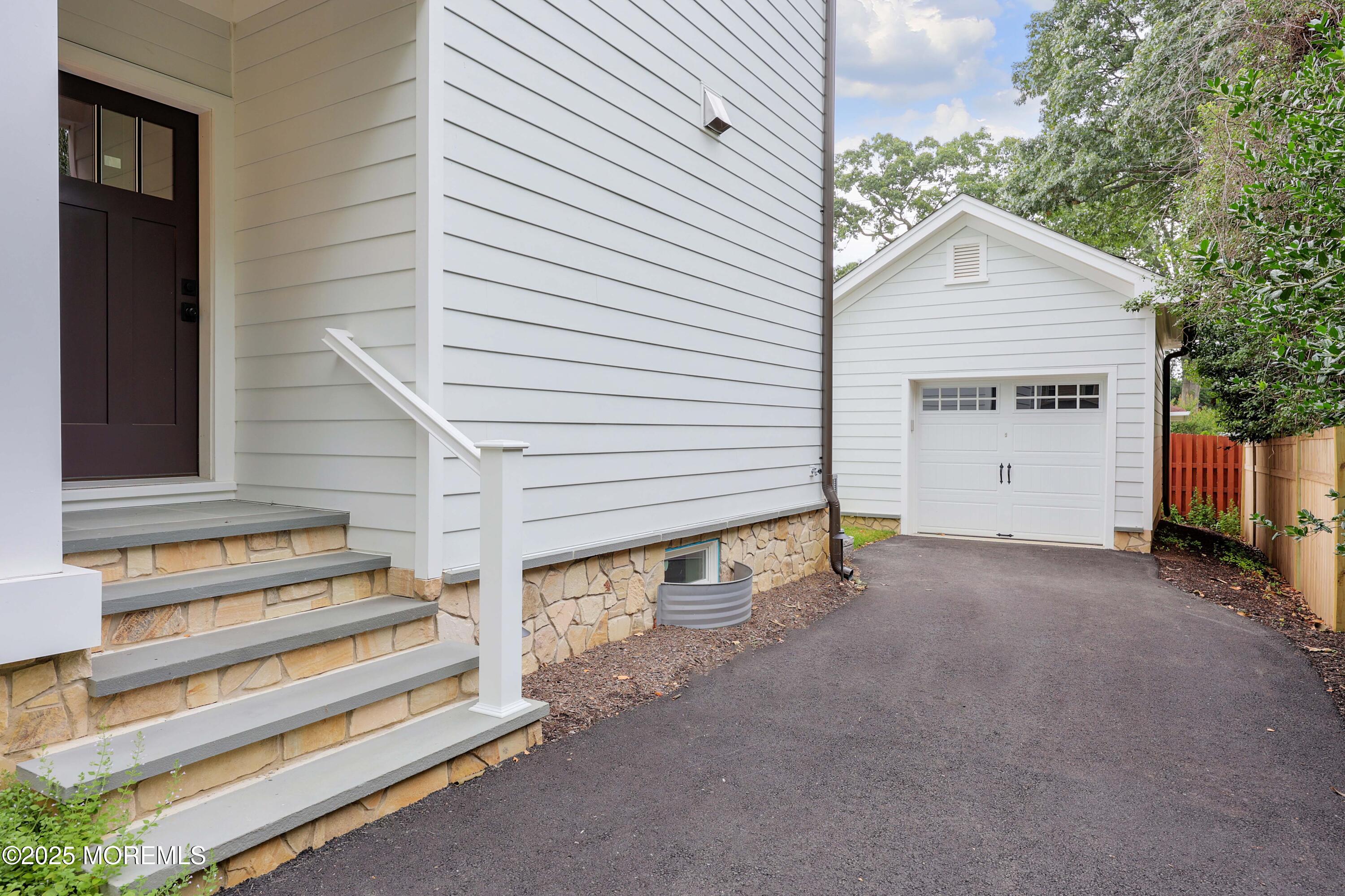 86 Black Point Road