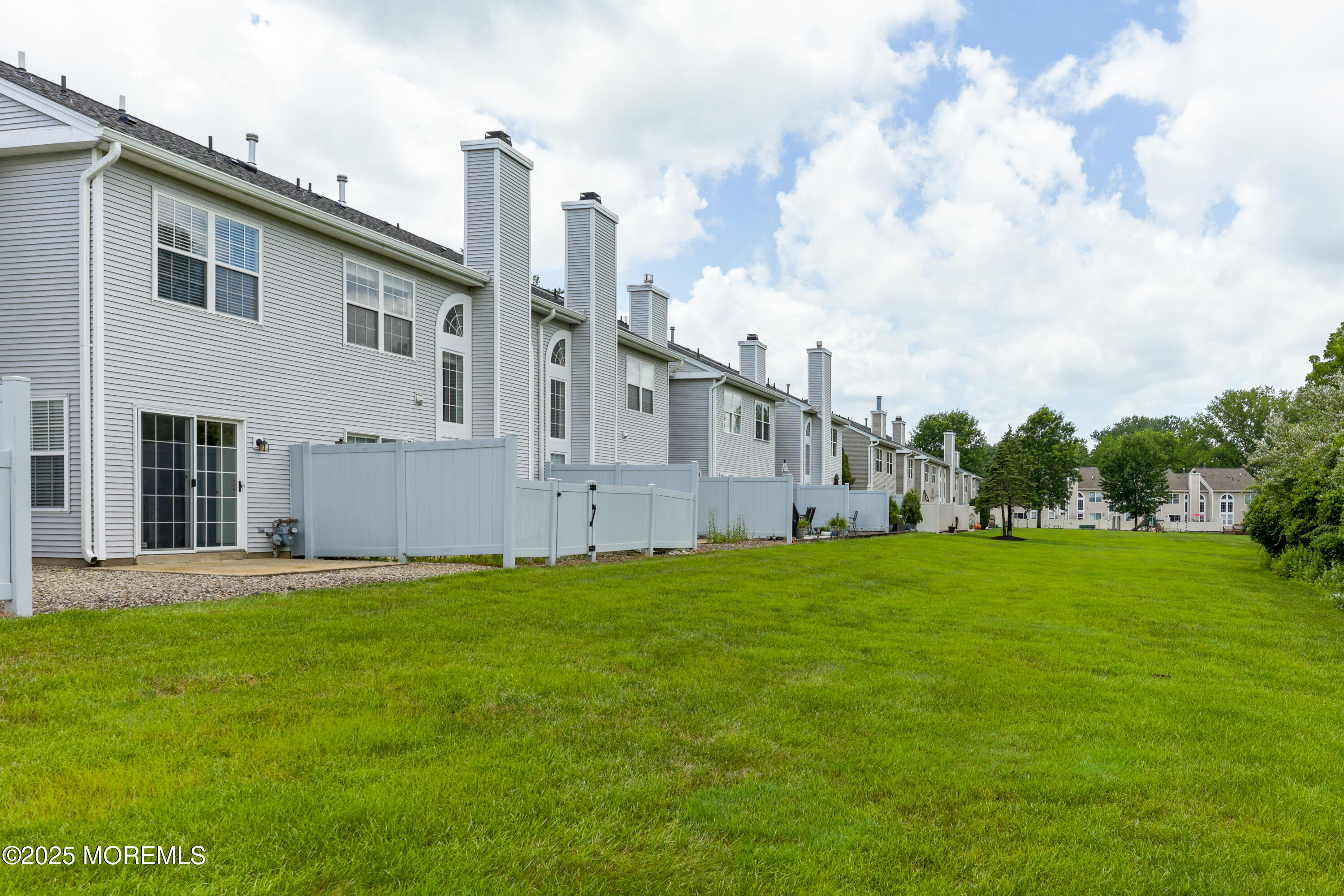 52 Picket Place, 1000