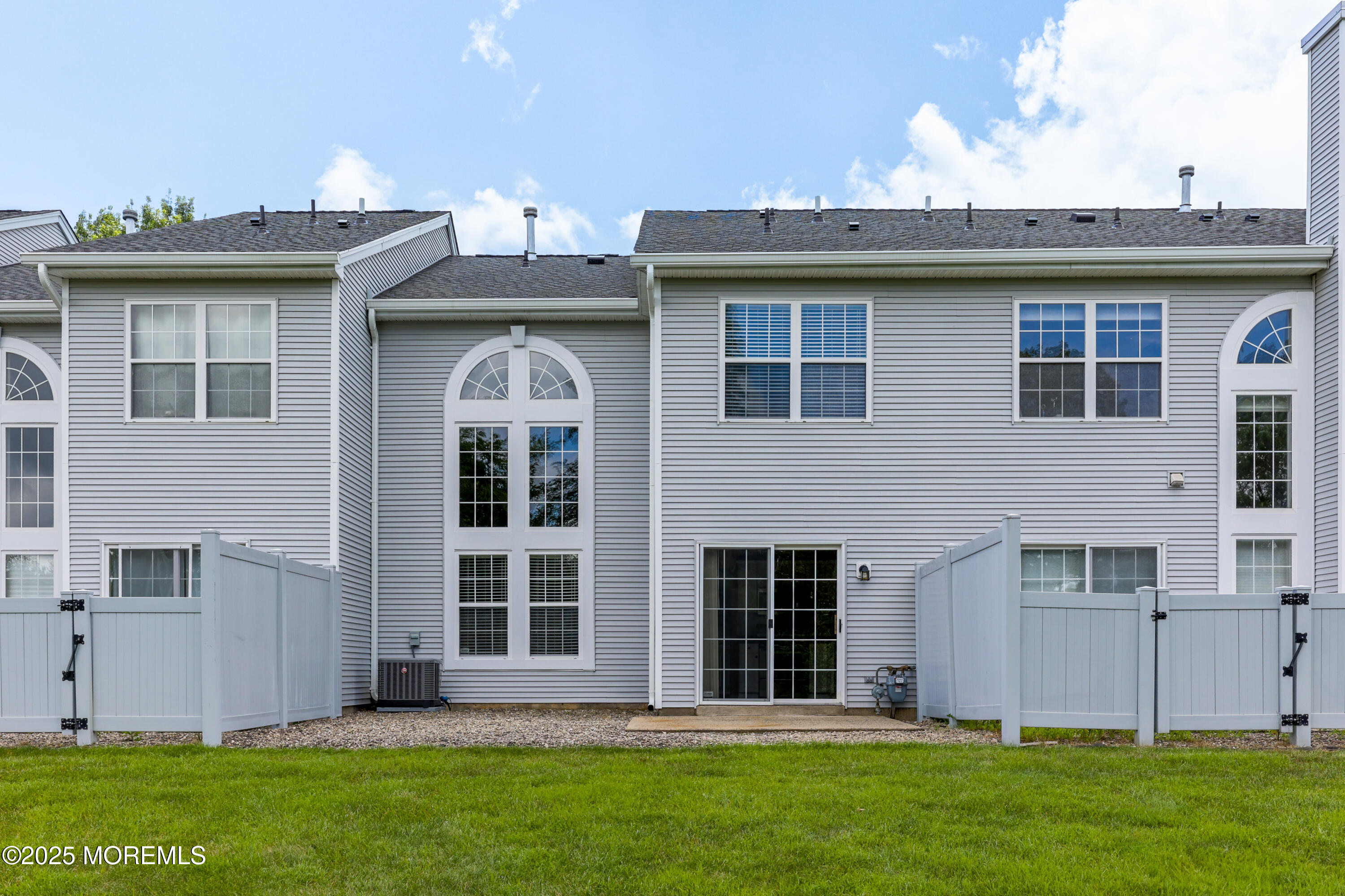 52 Picket Place, 1000