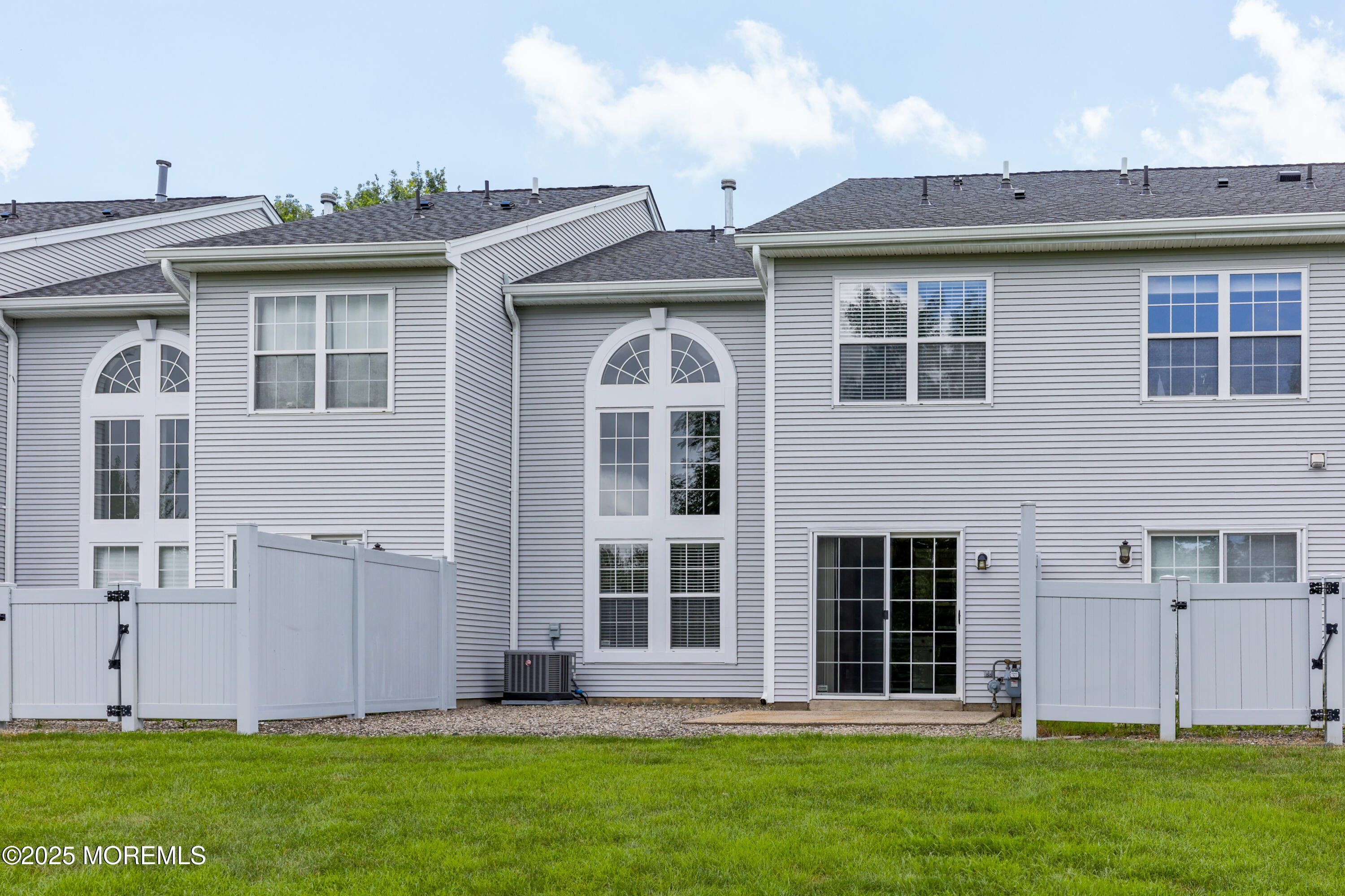 52 Picket Place, 1000