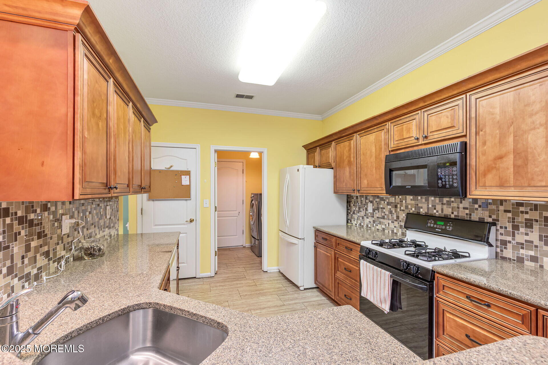 47 Golden Willows Avenue