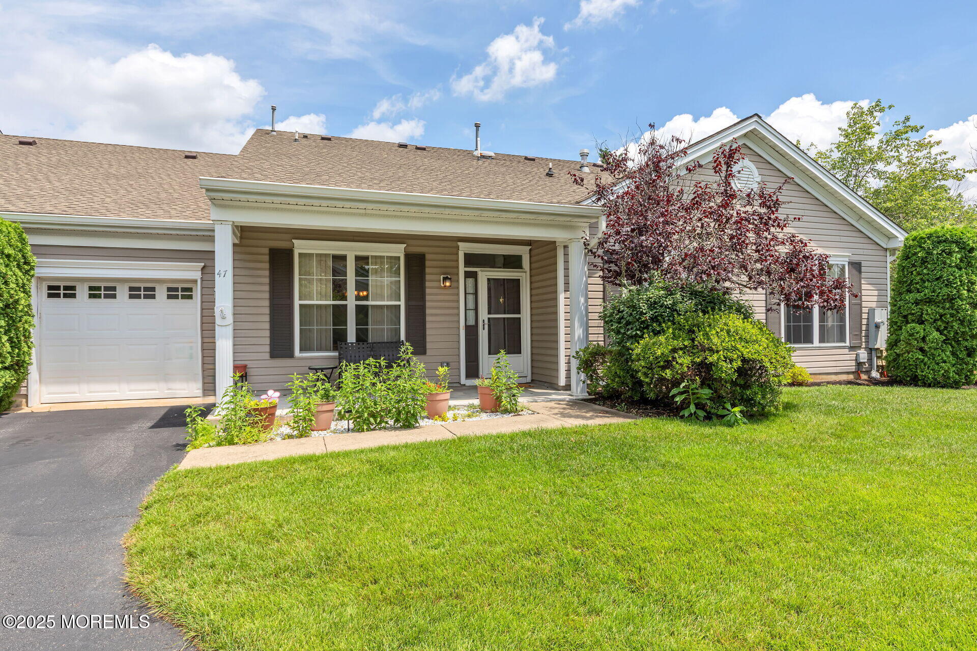 47 Golden Willows Avenue