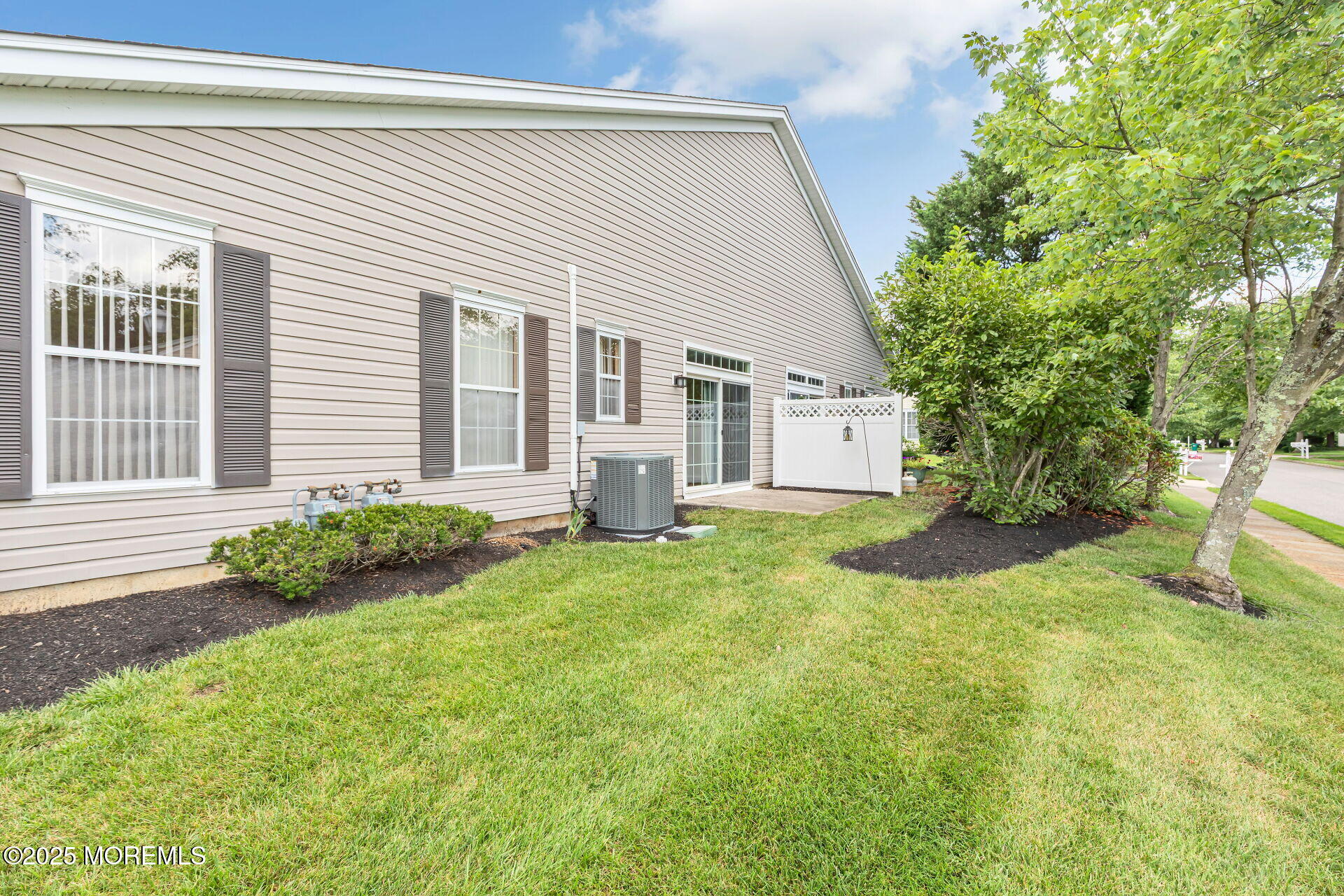 47 Golden Willows Avenue