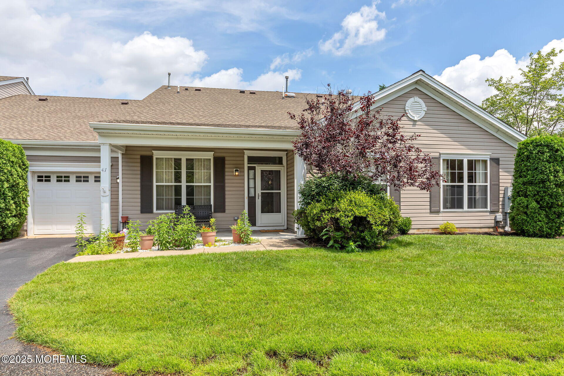 47 Golden Willows Avenue