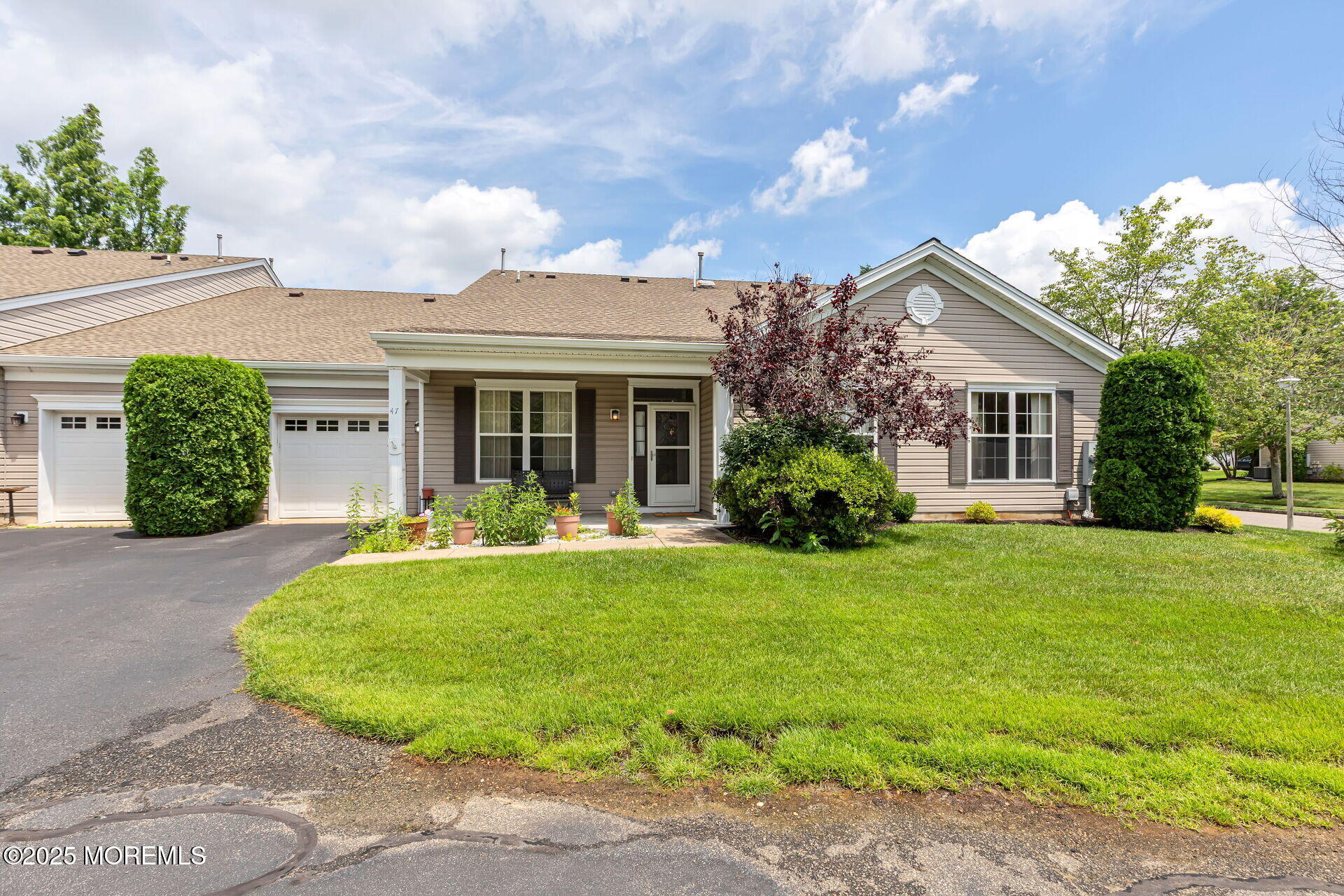 47 Golden Willows Avenue