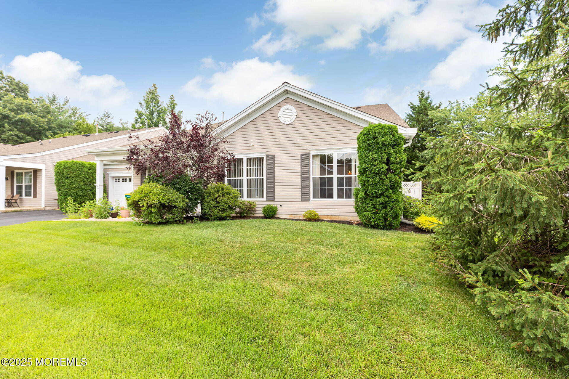 47 Golden Willows Avenue