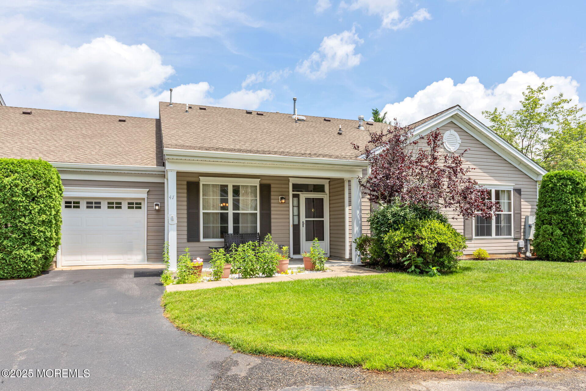 47 Golden Willows Avenue