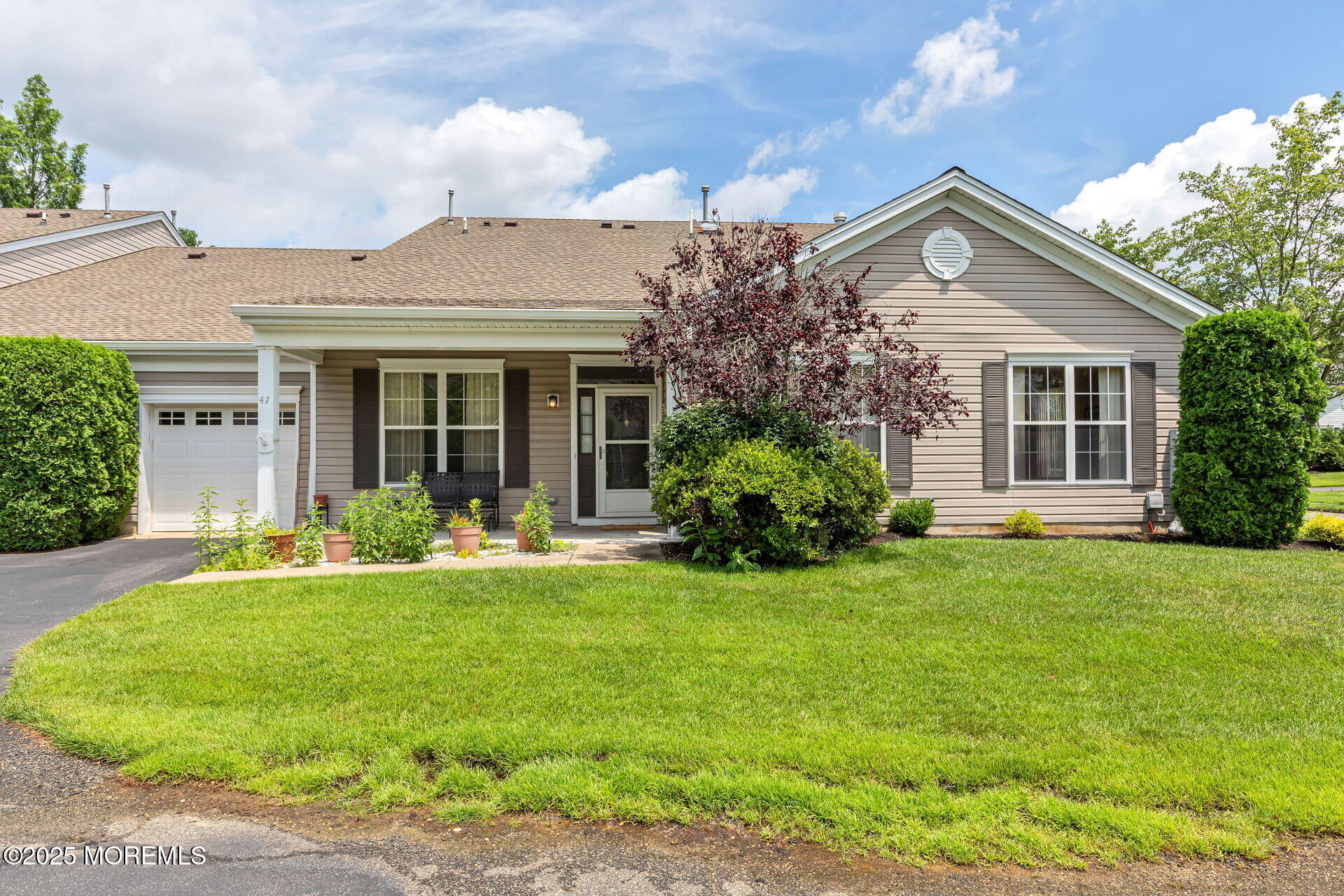47 Golden Willows Avenue
