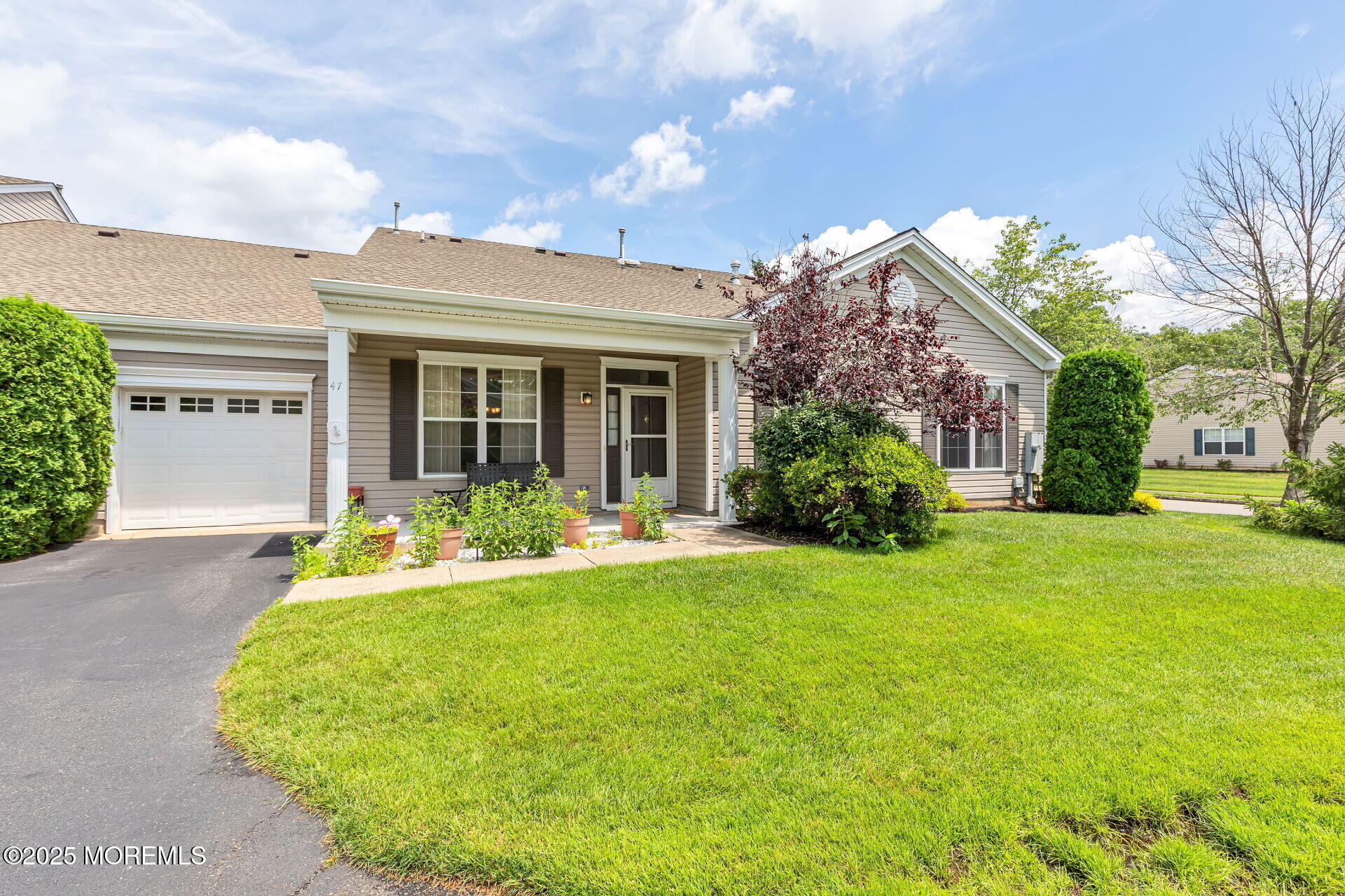 47 Golden Willows Avenue