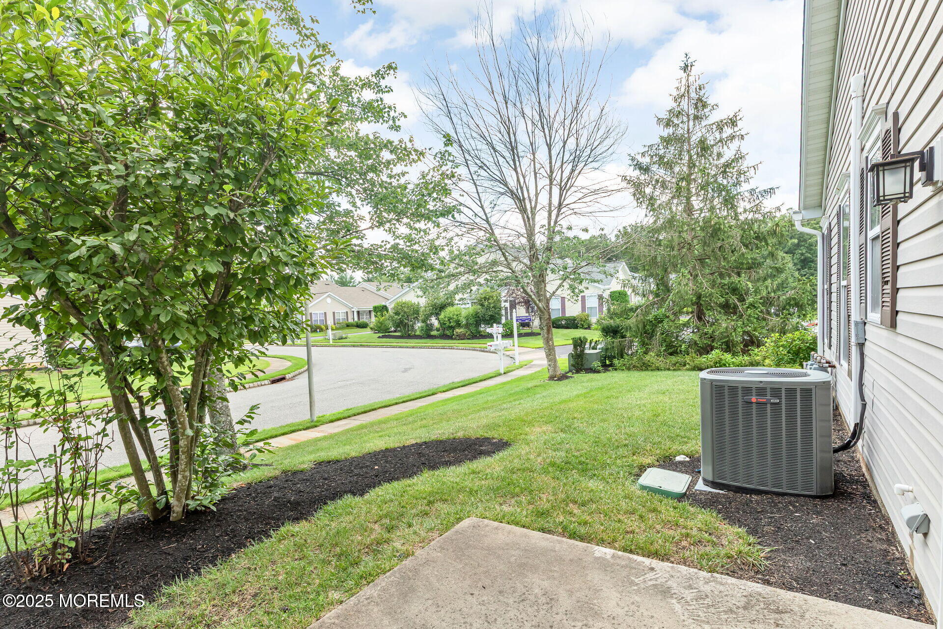 47 Golden Willows Avenue