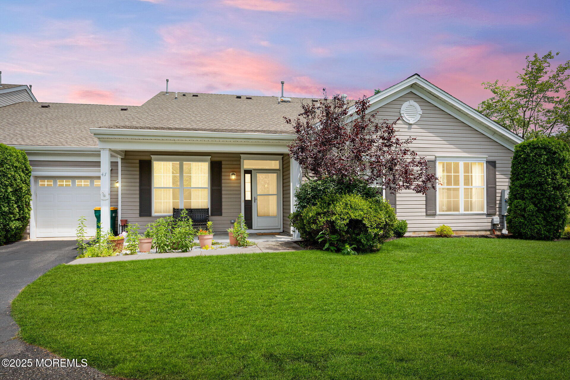 47 Golden Willows Avenue