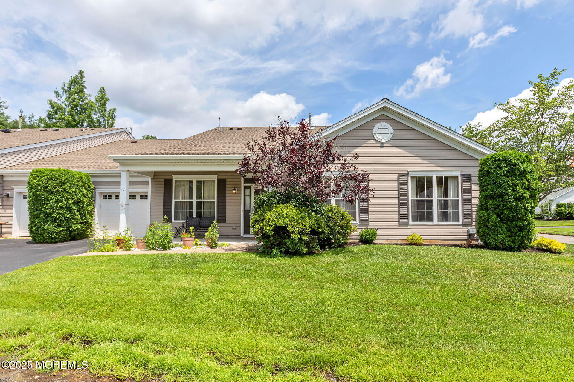 47 Golden Willows Avenue