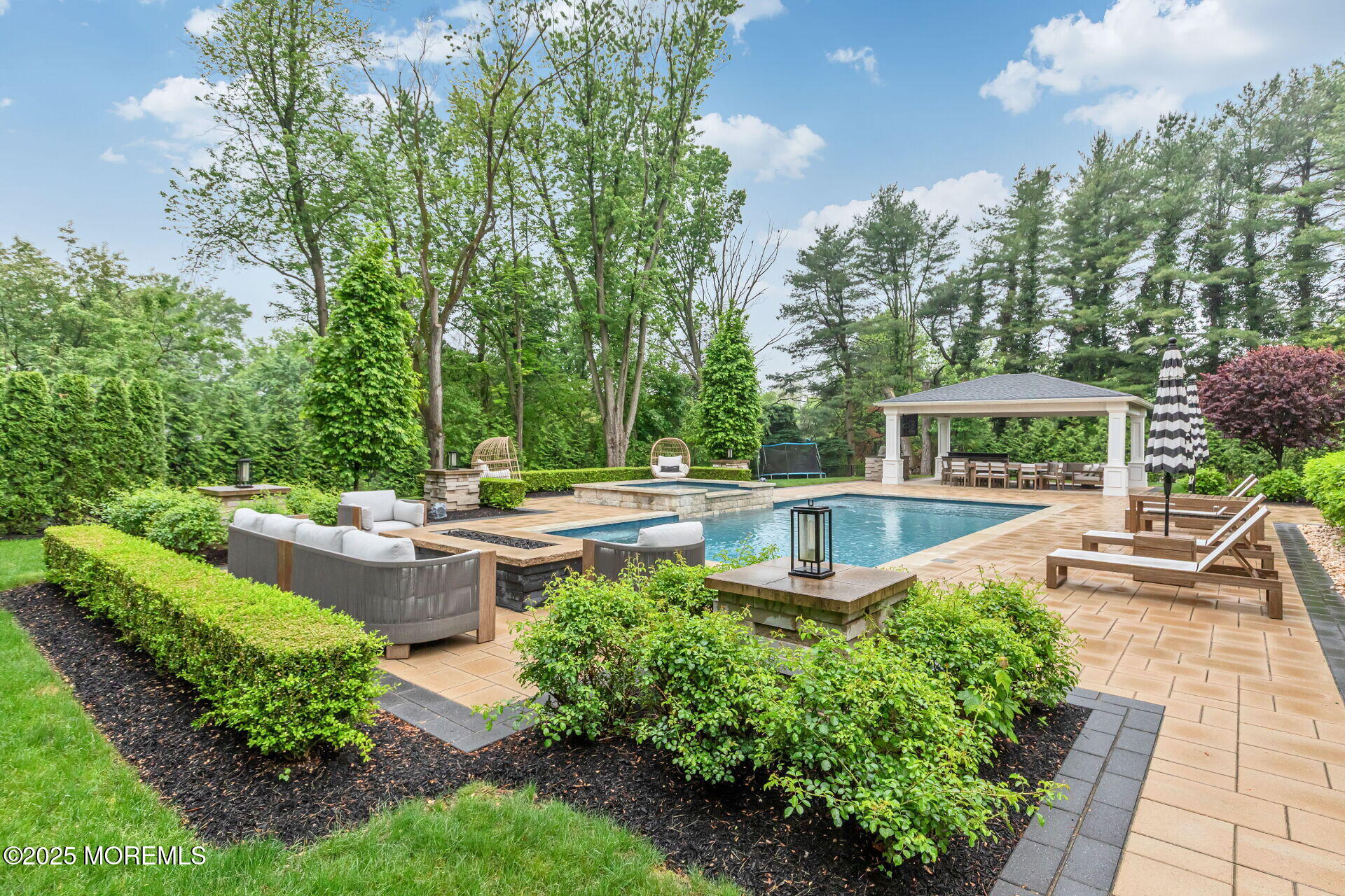 3 Ardmore Place