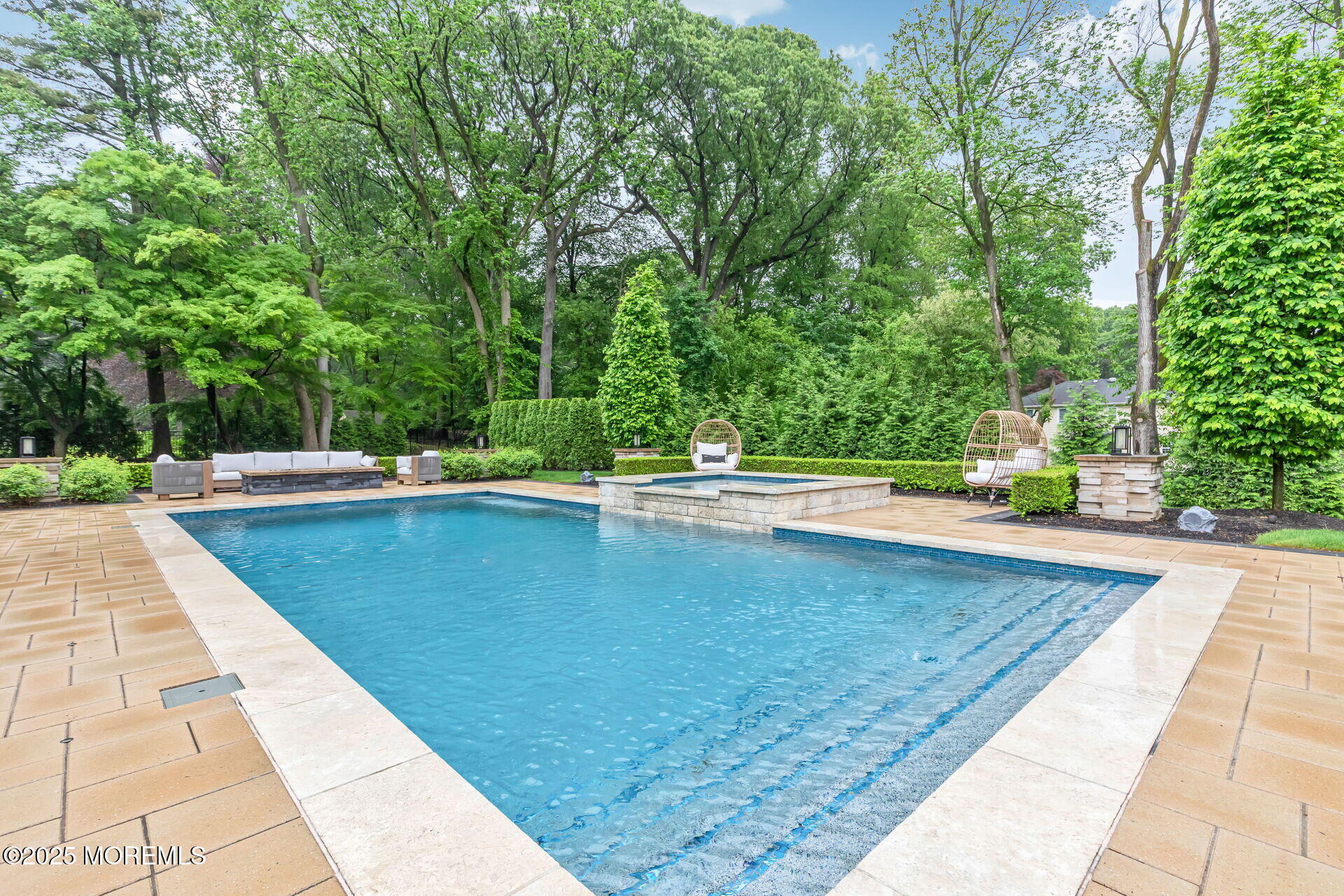 3 Ardmore Place