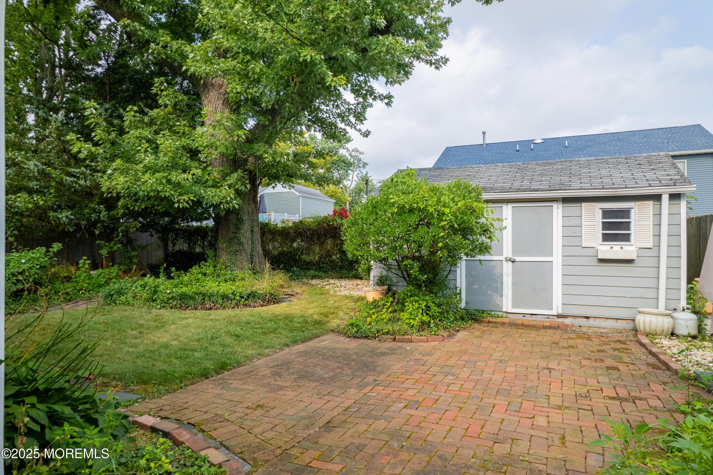 23 Leonard Avenue