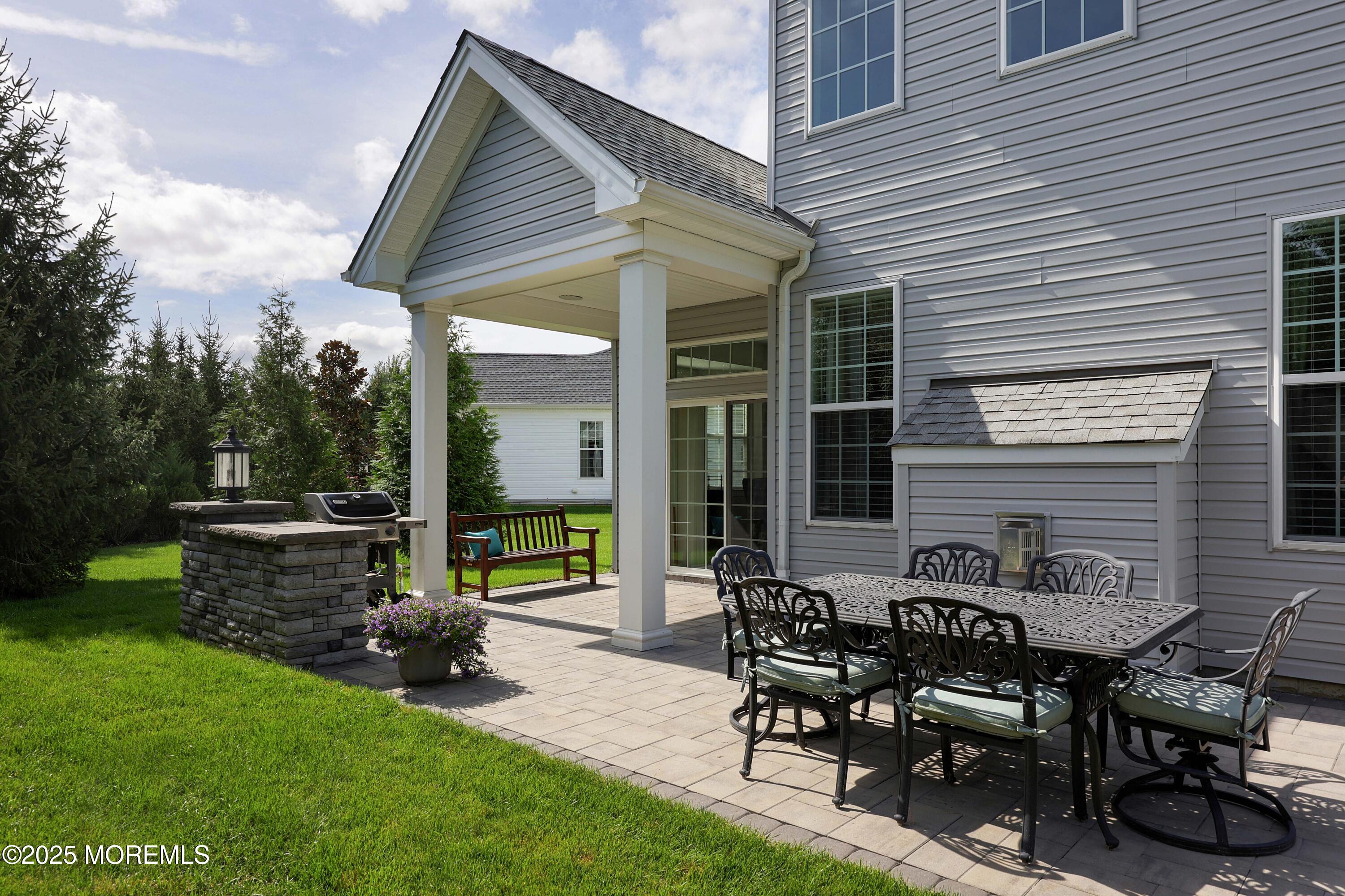 9 Pebble Creek Court