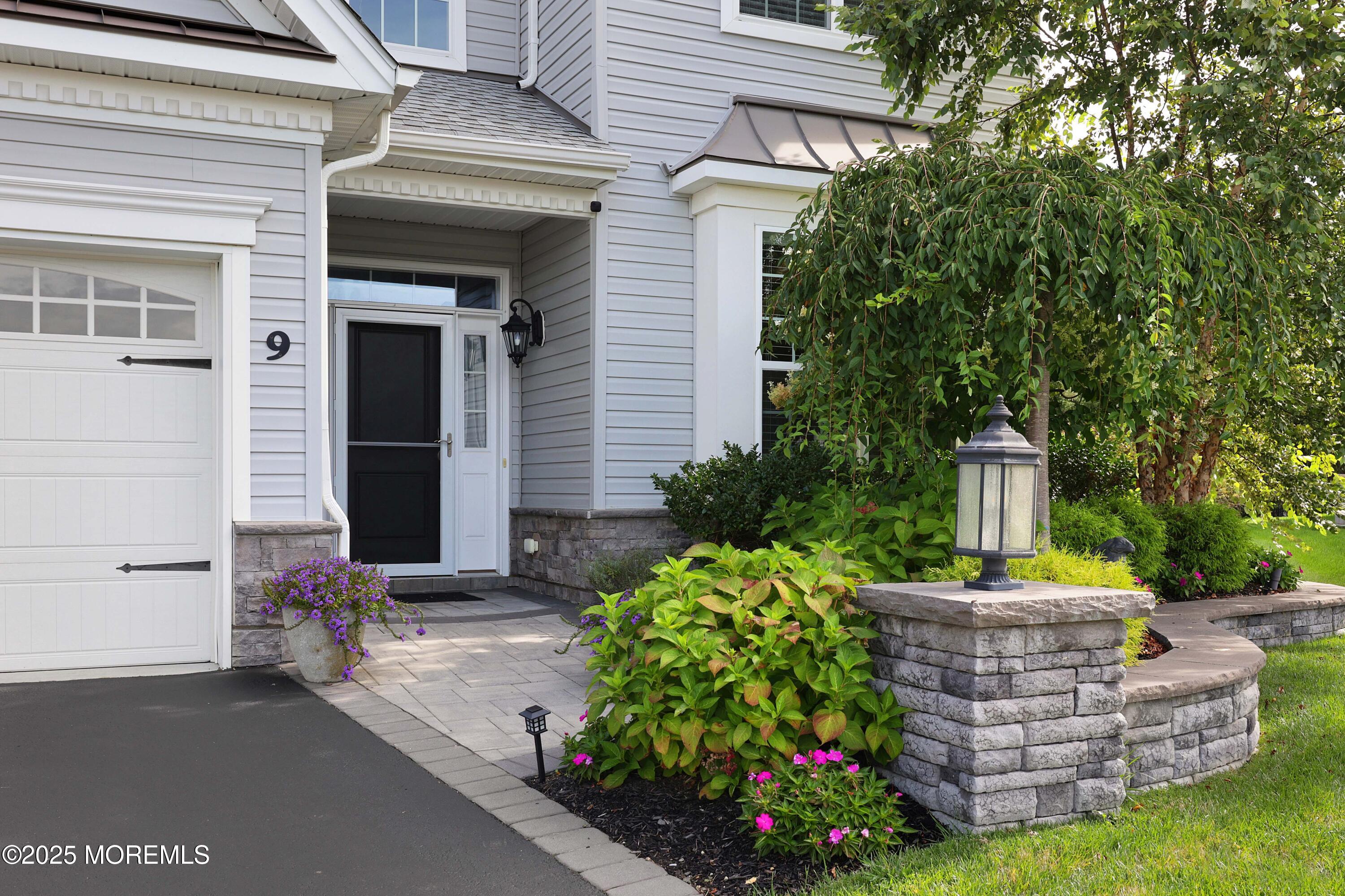 9 Pebble Creek Court